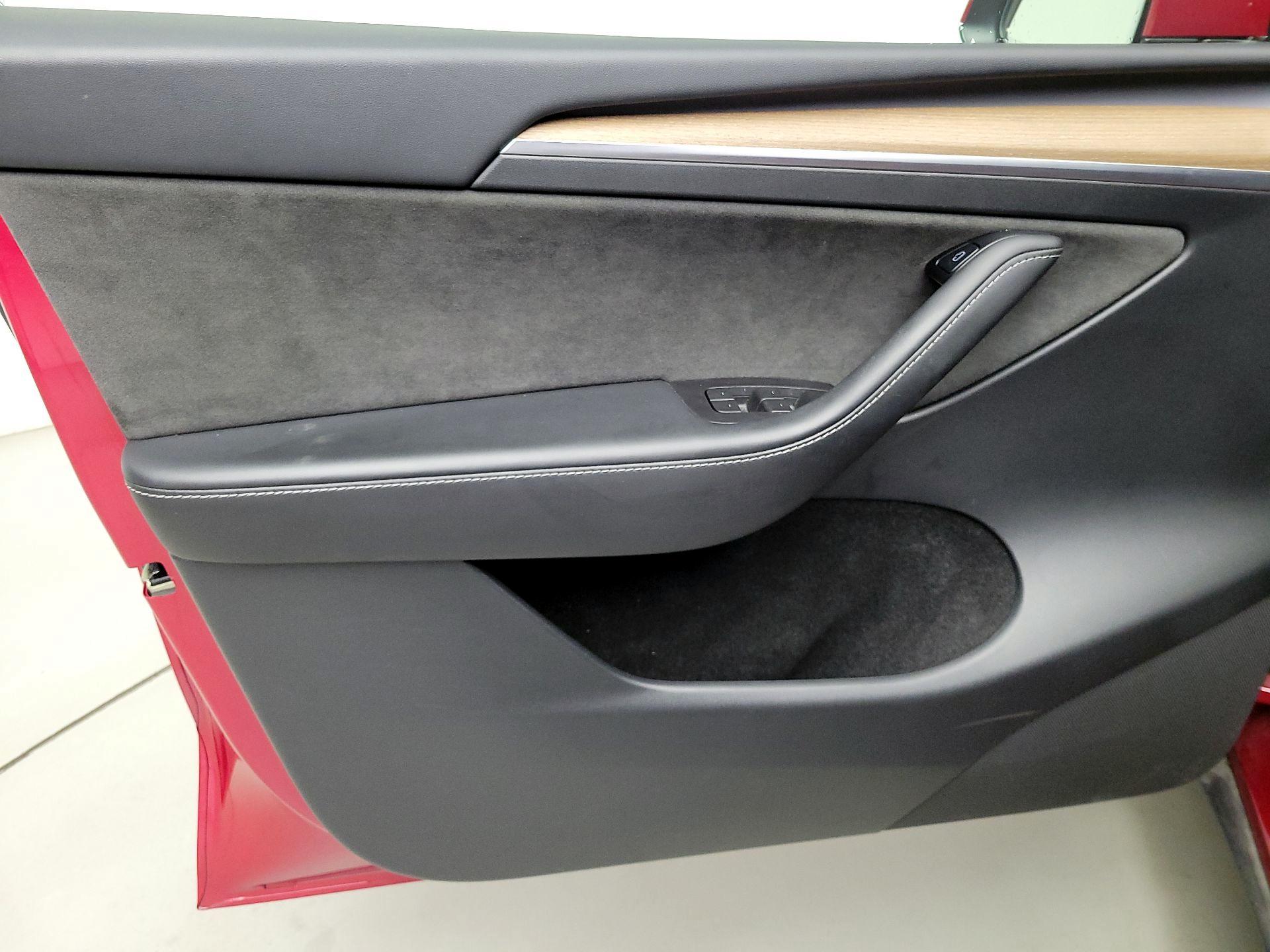 Thumbnail: 2023 Tesla Model Y - 12