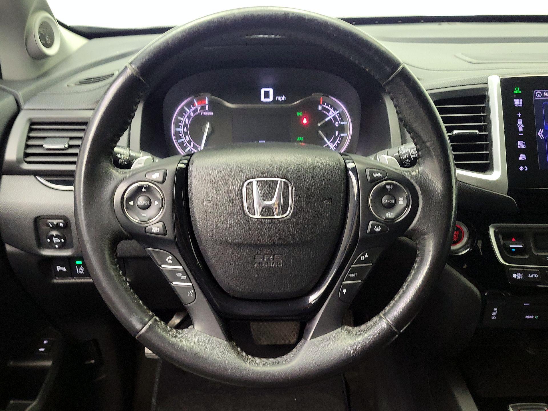 Thumbnail: 2016 Honda Pilot - 10