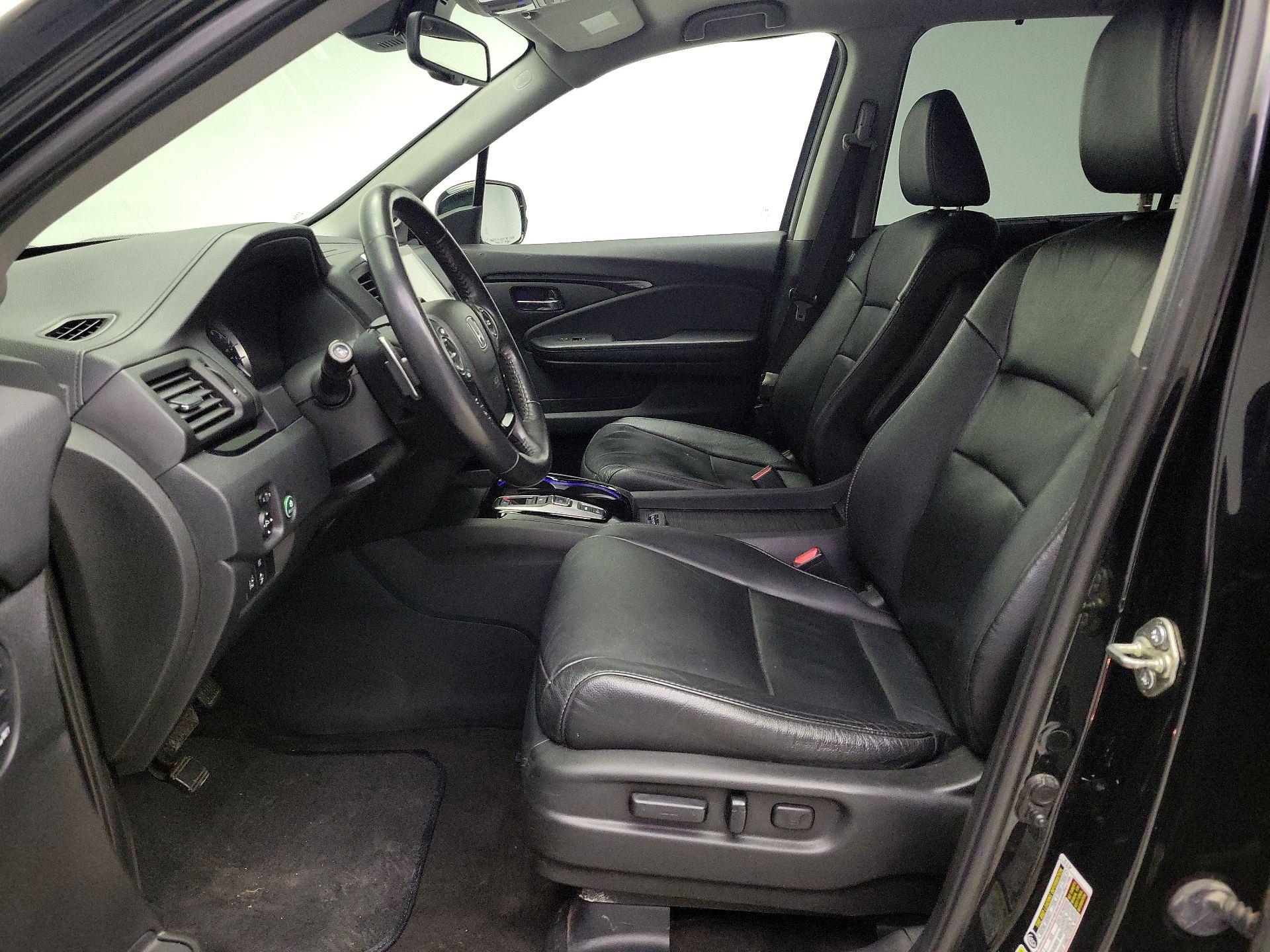 Thumbnail: 2016 Honda Pilot - 11