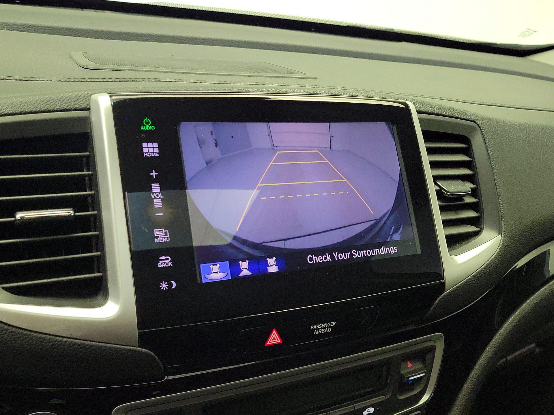 Thumbnail: 2016 Honda Pilot - 15