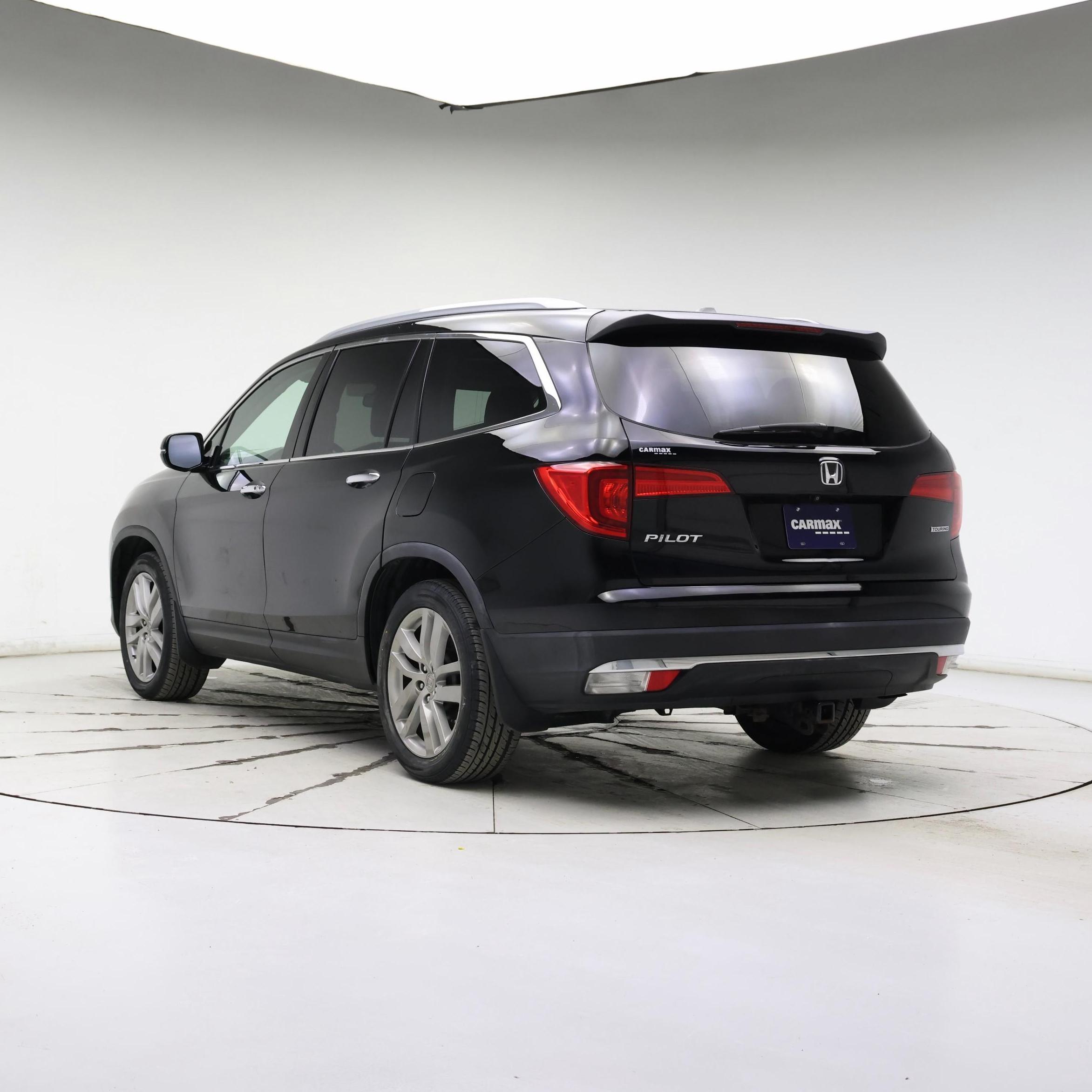 Thumbnail: 2016 Honda Pilot - 2