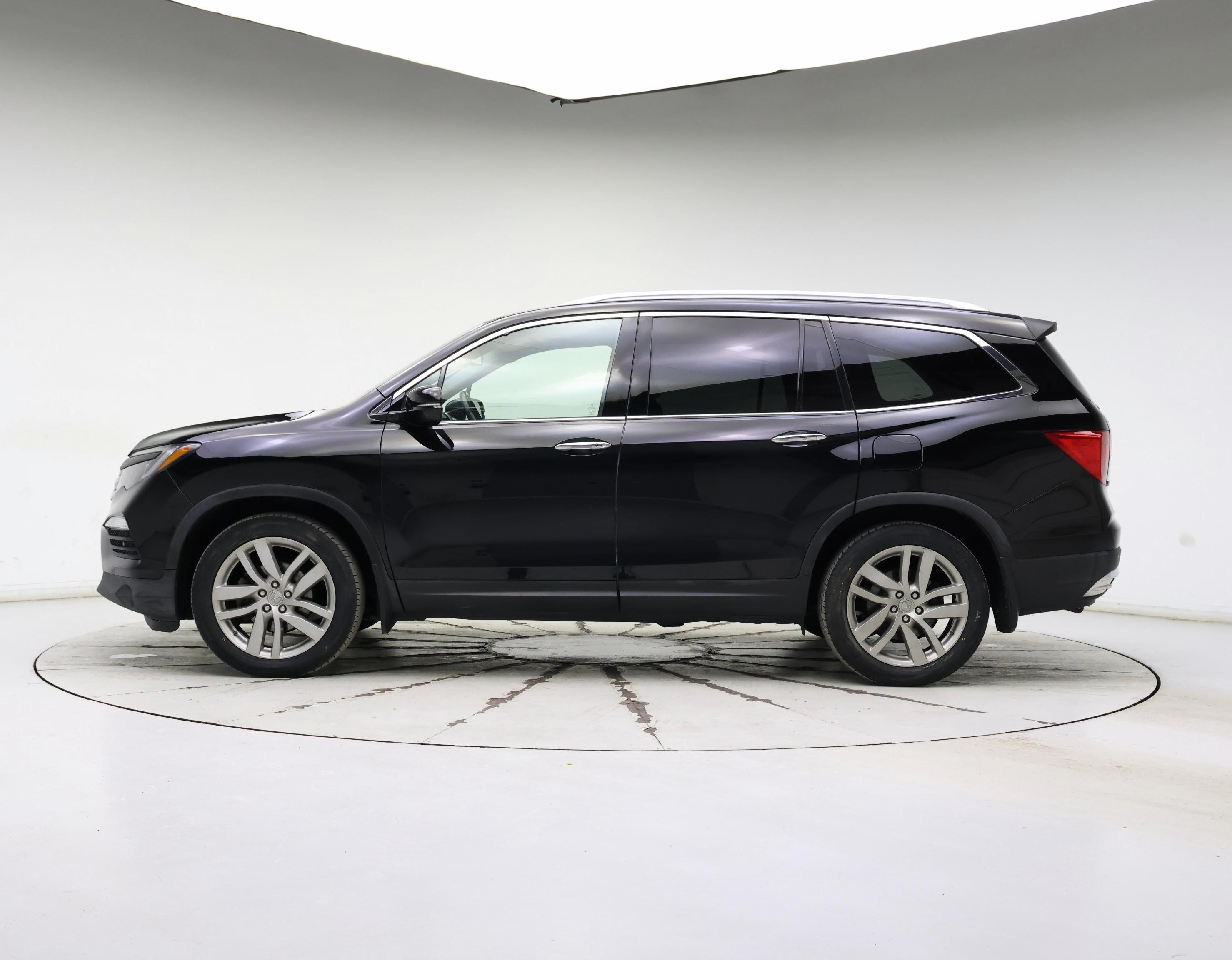 Thumbnail: 2016 Honda Pilot - 3