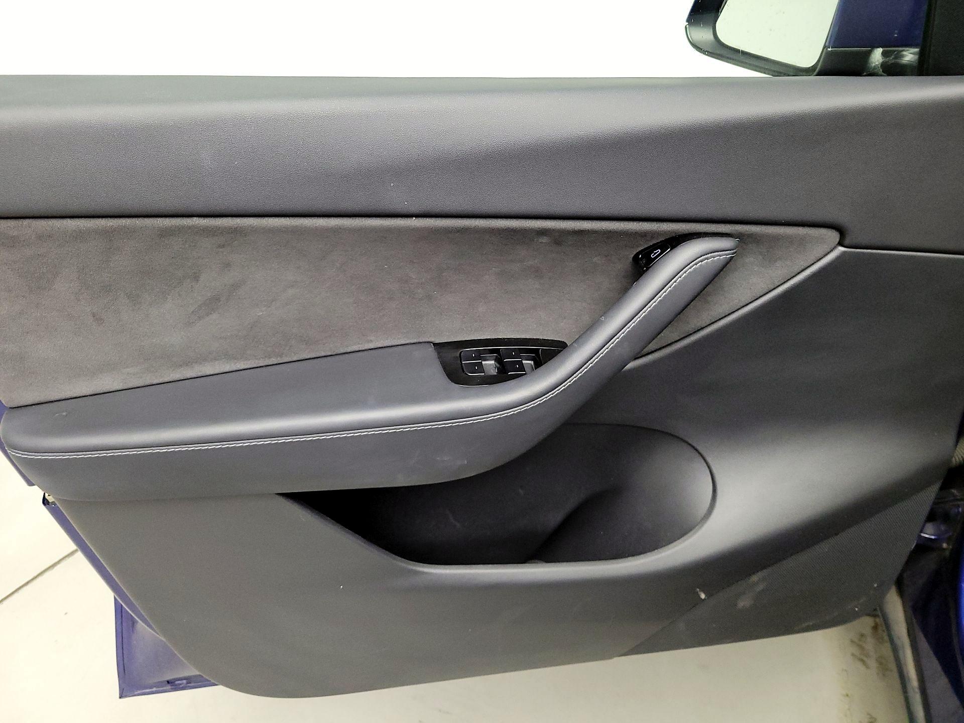 Thumbnail: 2020 Tesla Model Y - 12