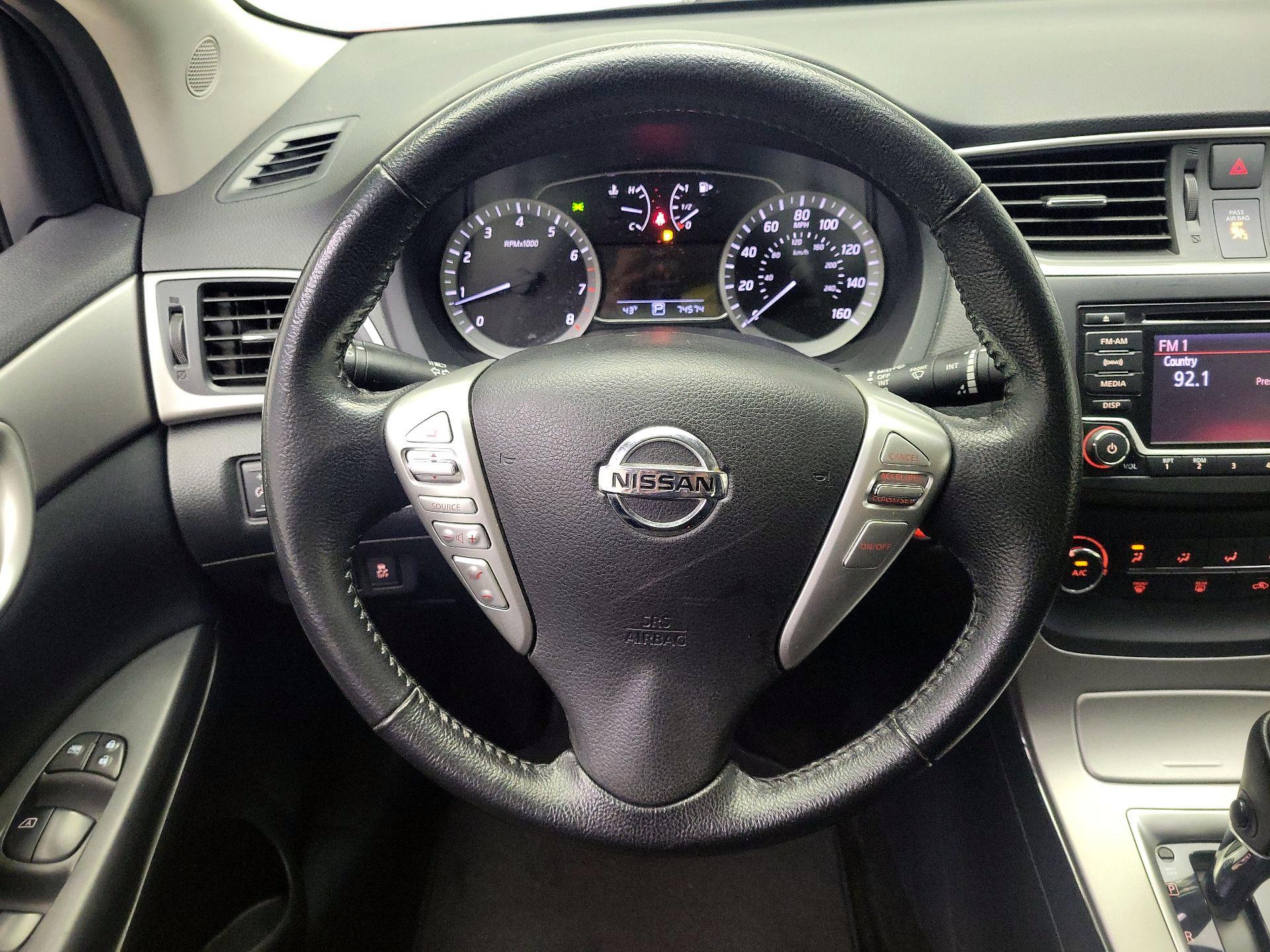 Thumbnail: 2015 Nissan Sentra - 10