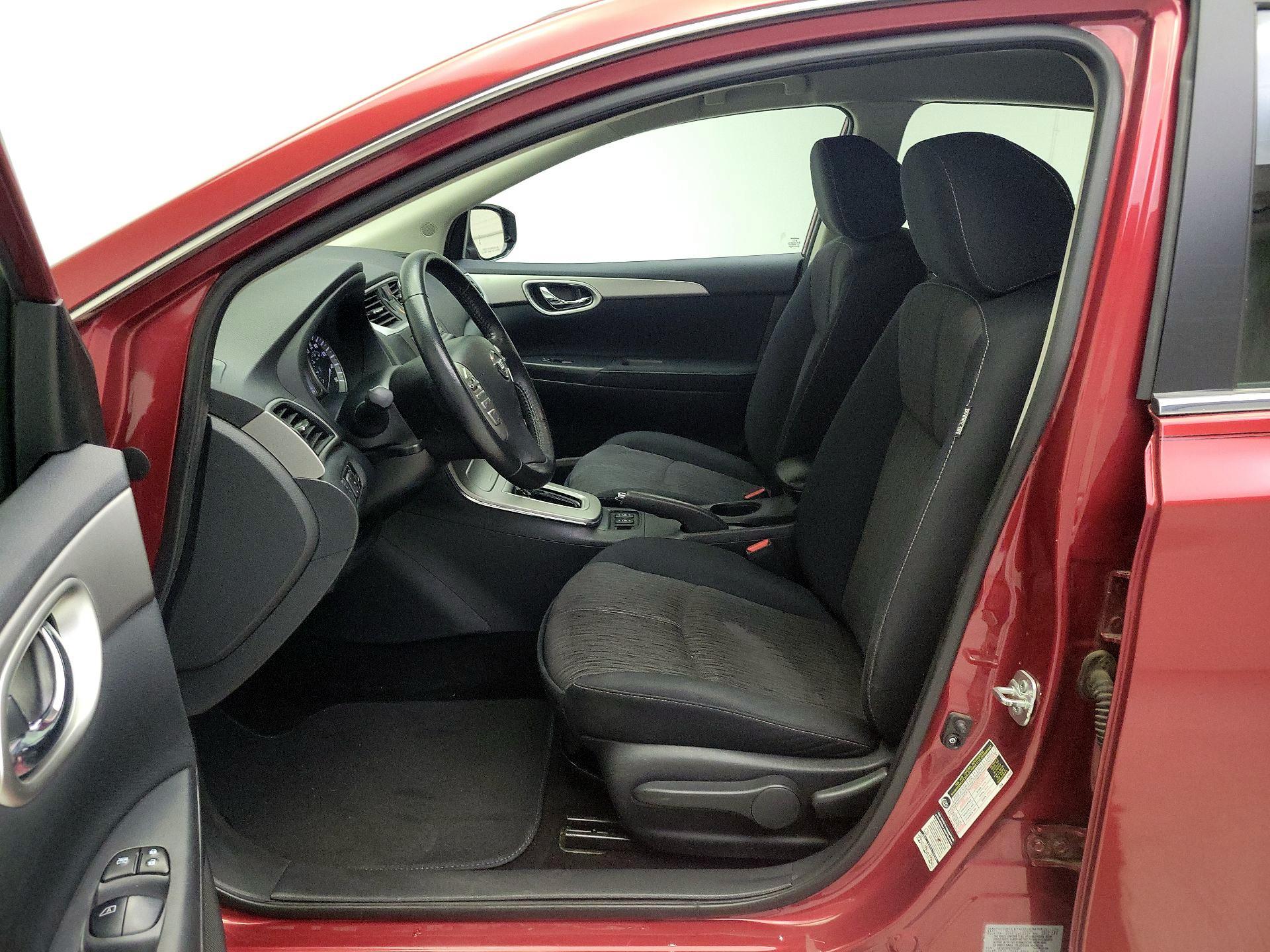 Thumbnail: 2015 Nissan Sentra - 11