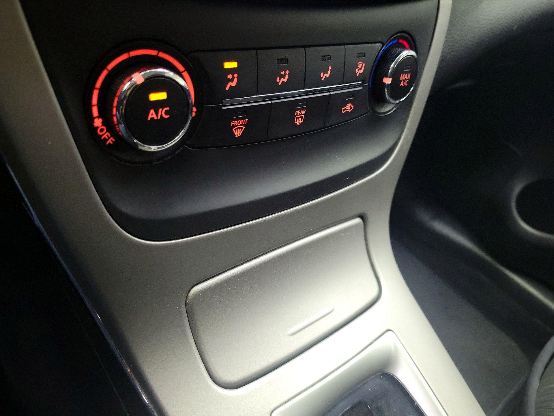 Thumbnail: 2015 Nissan Sentra - 16