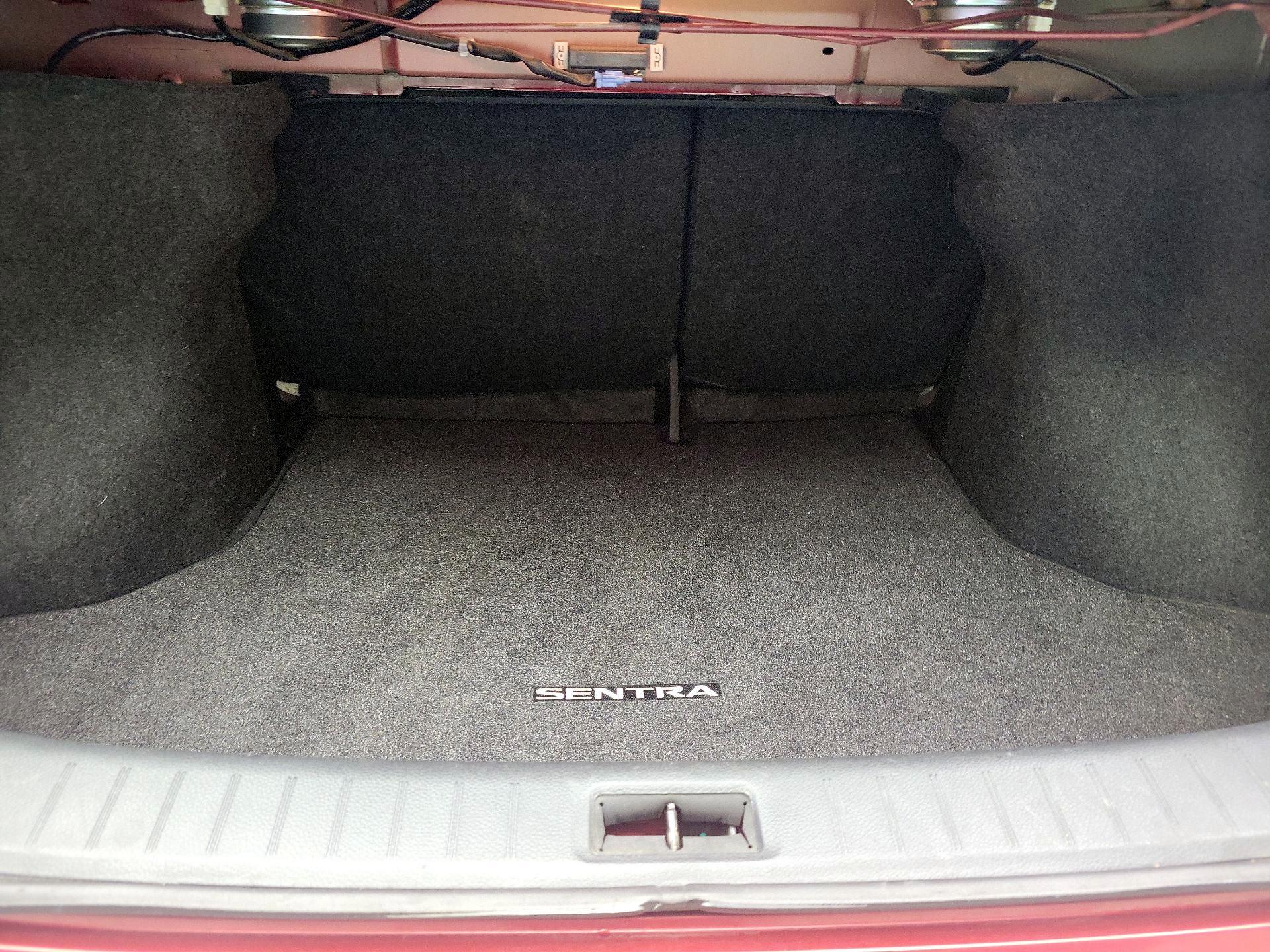 Thumbnail: 2015 Nissan Sentra - 20