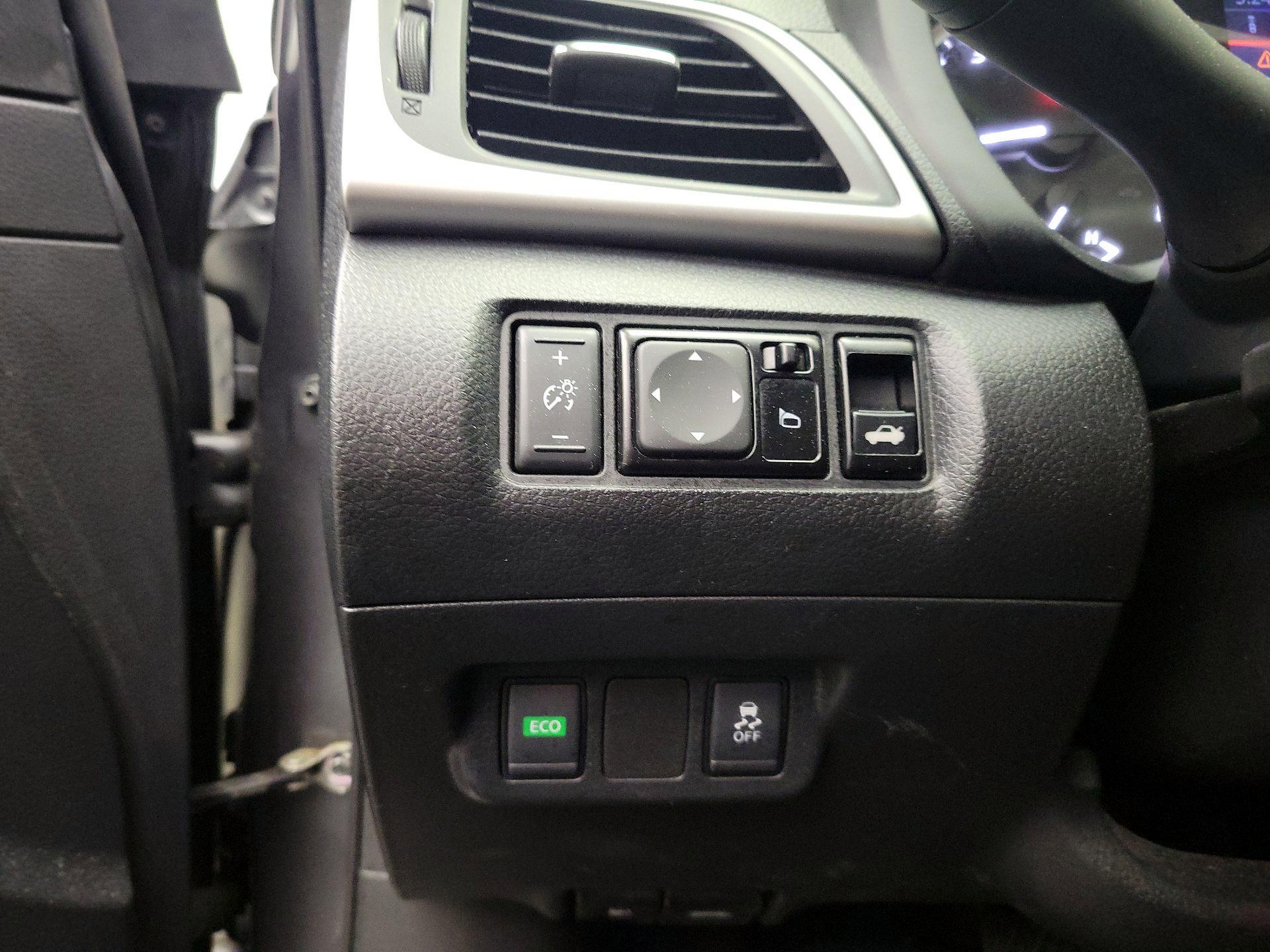 Thumbnail: 2019 Nissan Sentra - 13