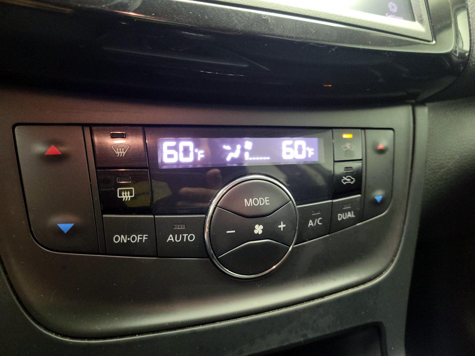 Thumbnail: 2019 Nissan Sentra - 16