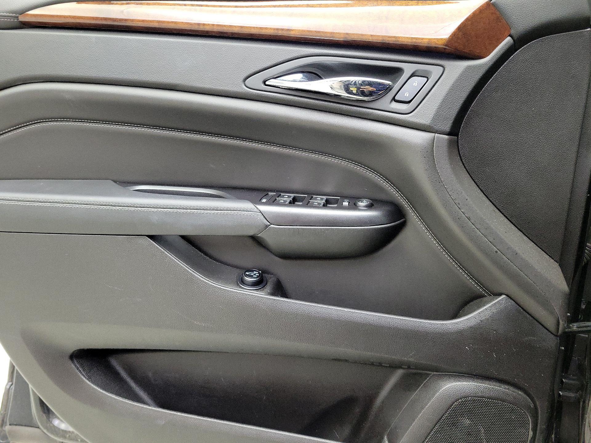 Thumbnail: 2016 Cadillac SRX - 12