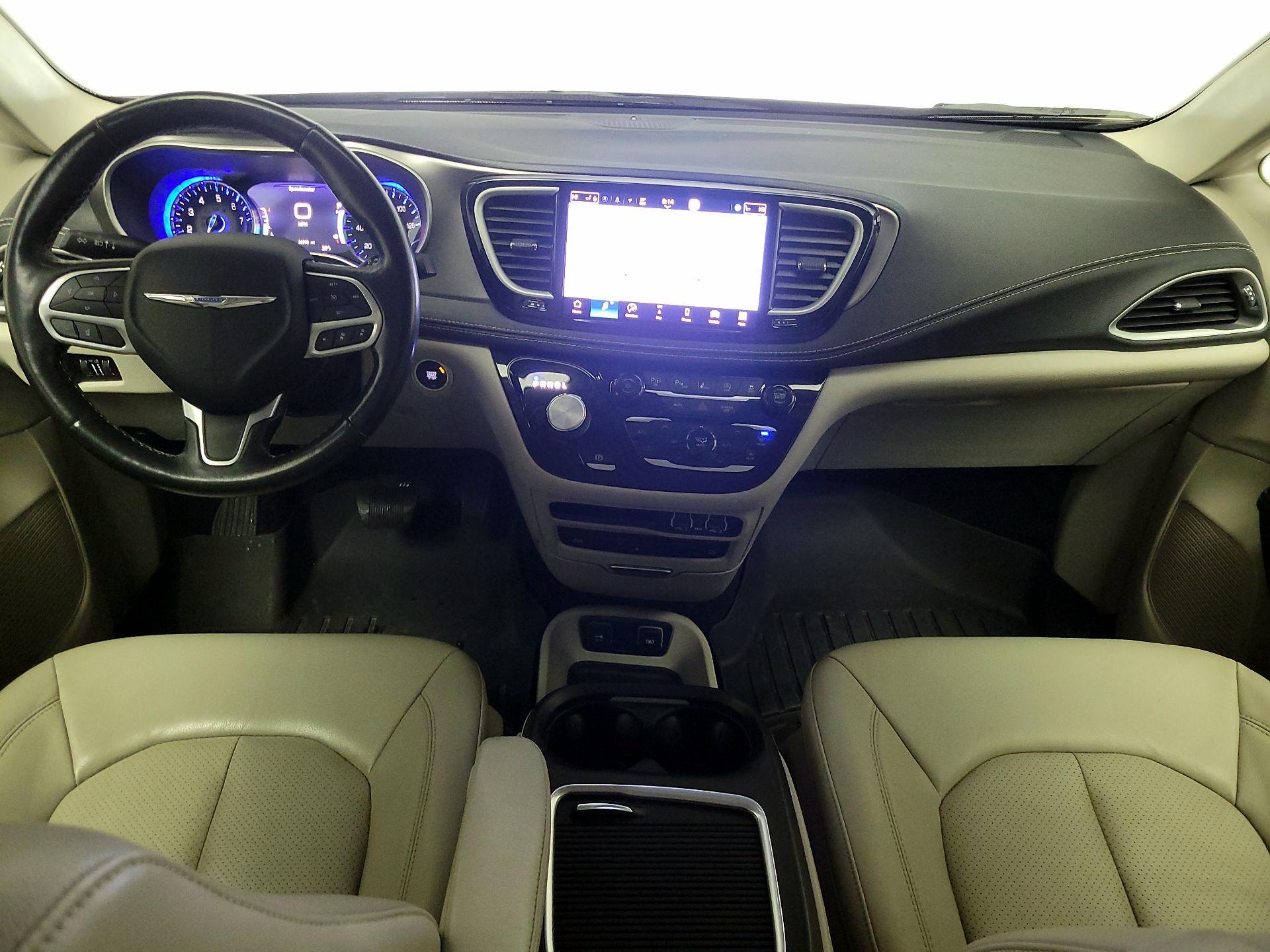 Thumbnail: 2021 Chrysler Pacifica - 9