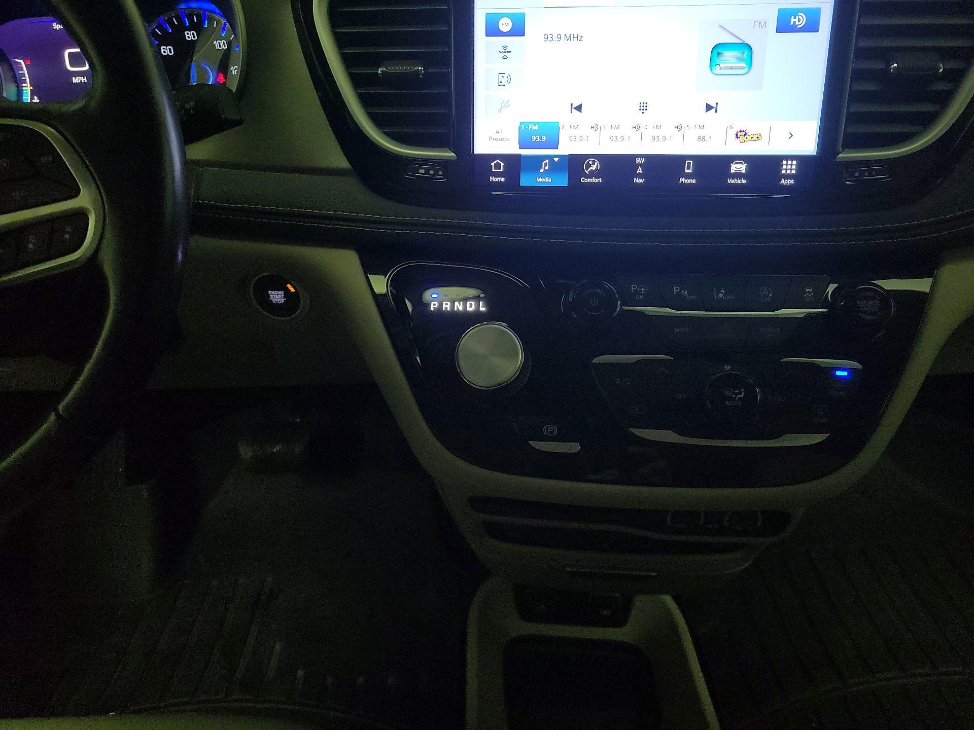 Thumbnail: 2021 Chrysler Pacifica - 18