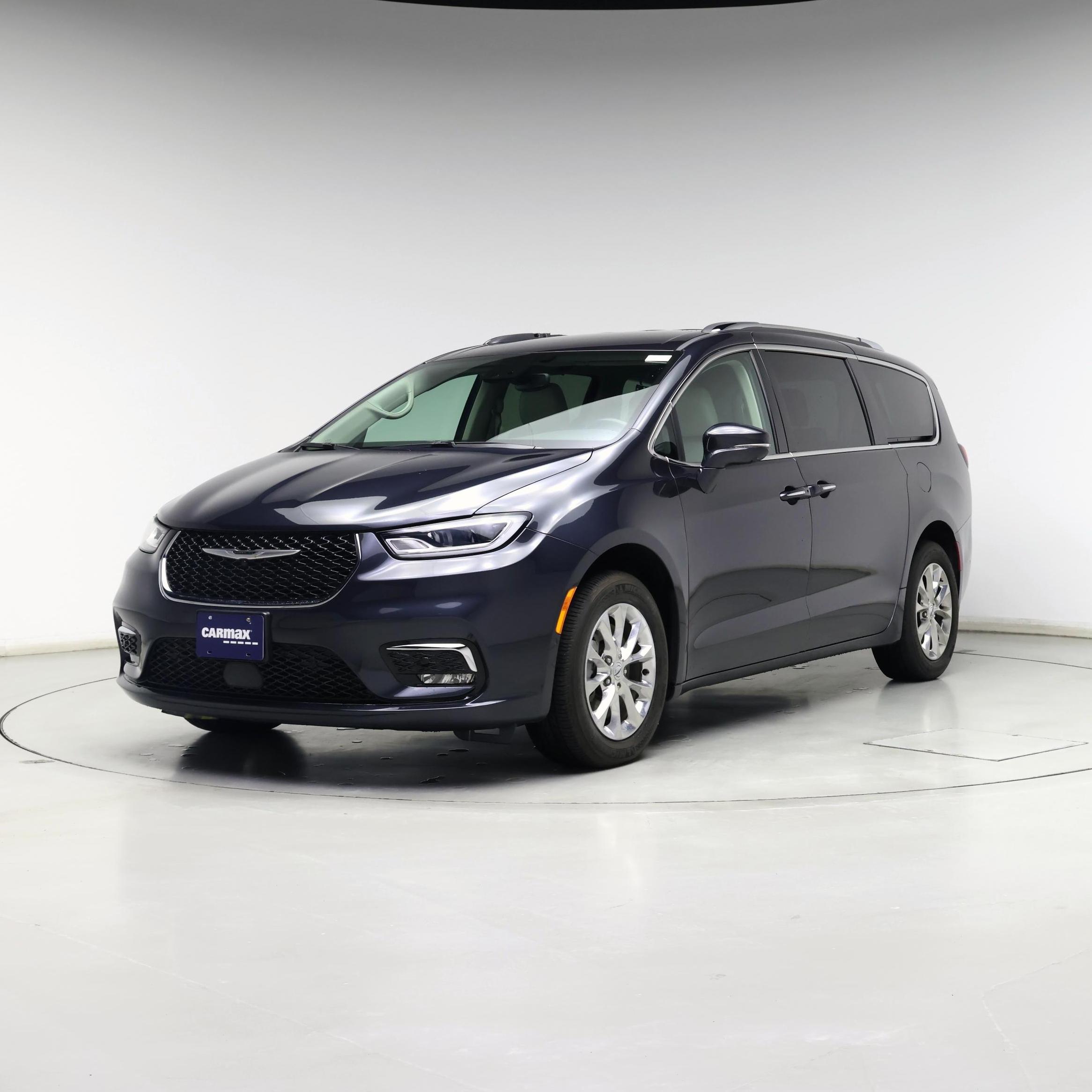 Thumbnail: 2021 Chrysler Pacifica - 4