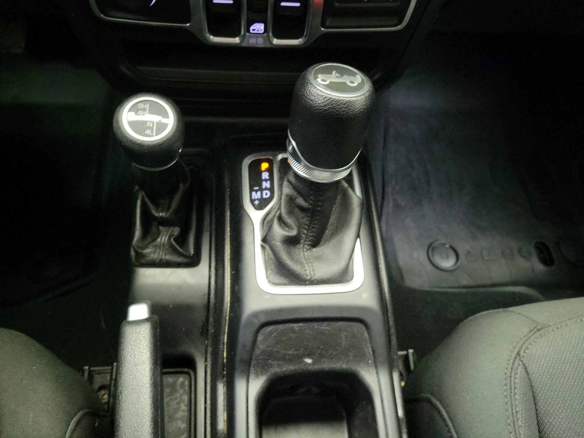 Thumbnail: 2018 Jeep Wrangler - 17