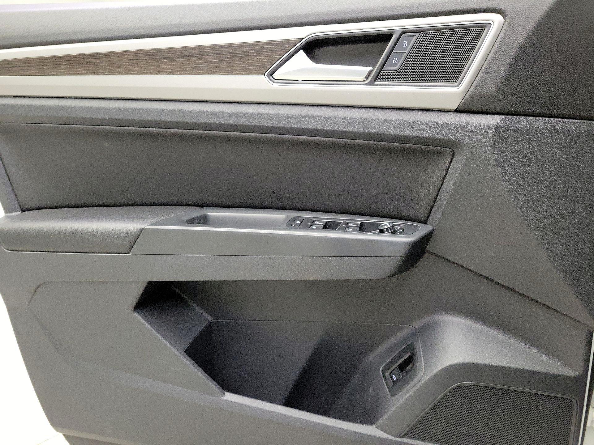 Thumbnail: 2018 Volkswagen Atlas - 12