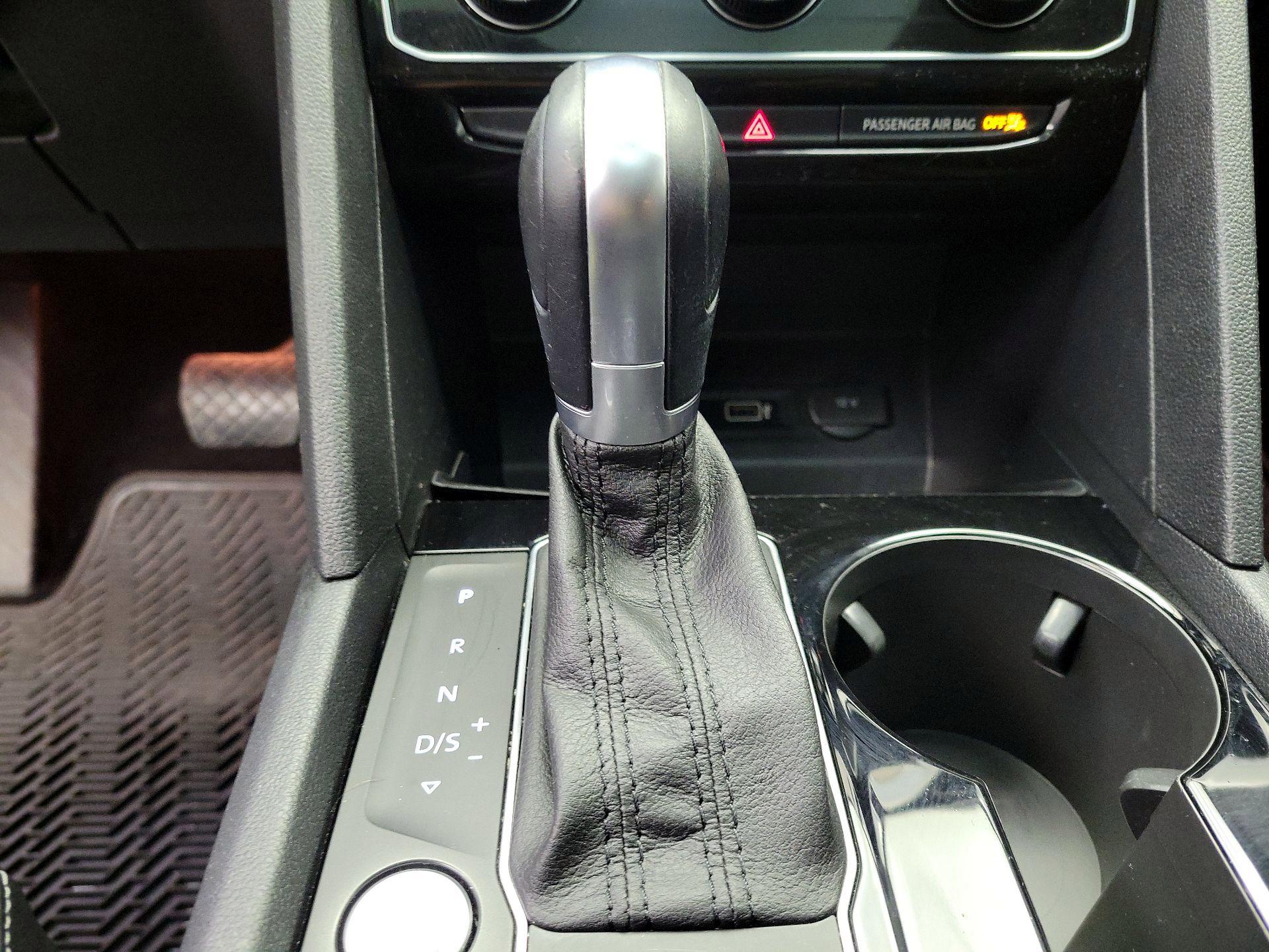 Thumbnail: 2018 Volkswagen Atlas - 16