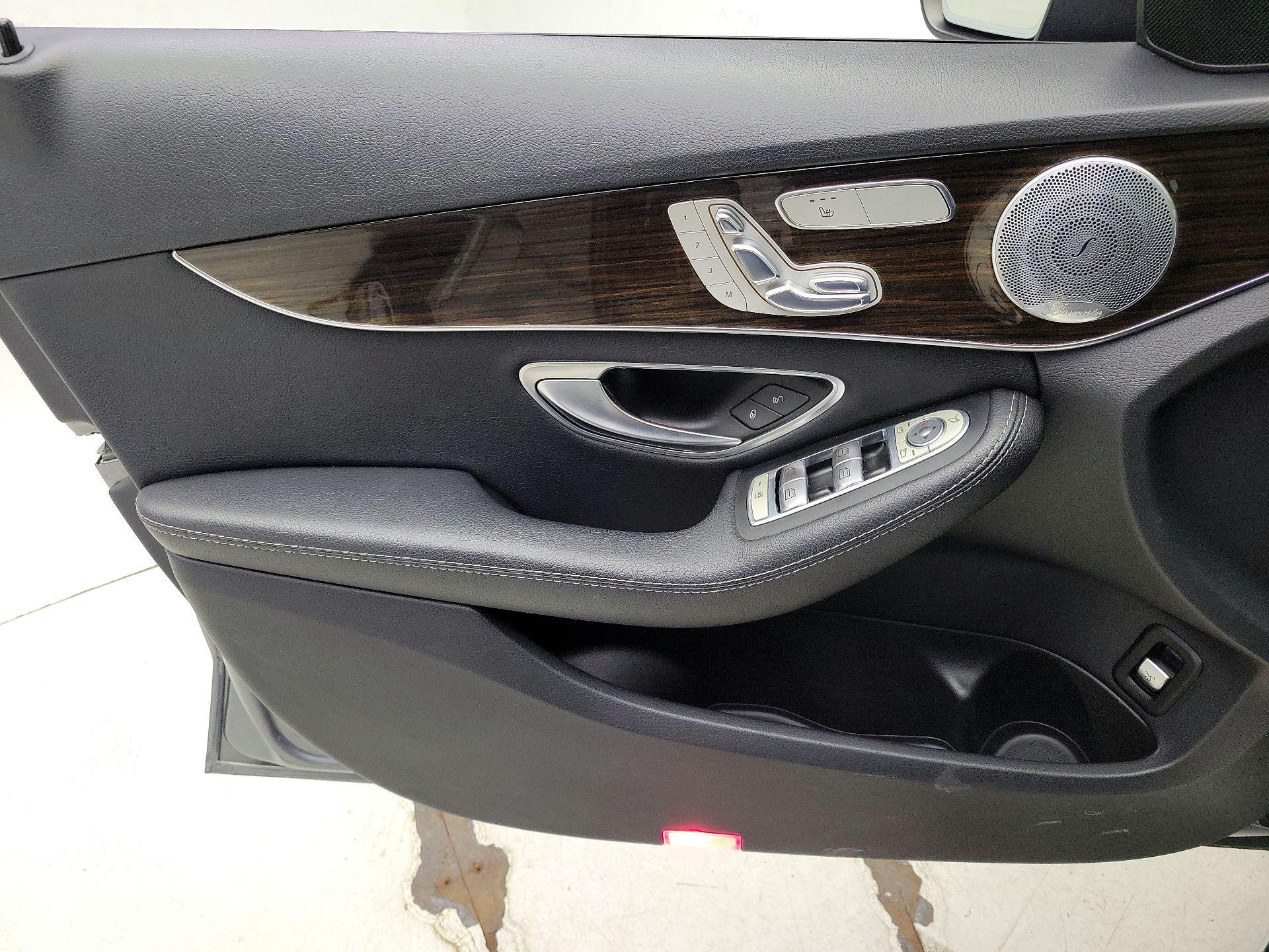 Thumbnail: 2017 Mercedes-Benz C-Class - 12