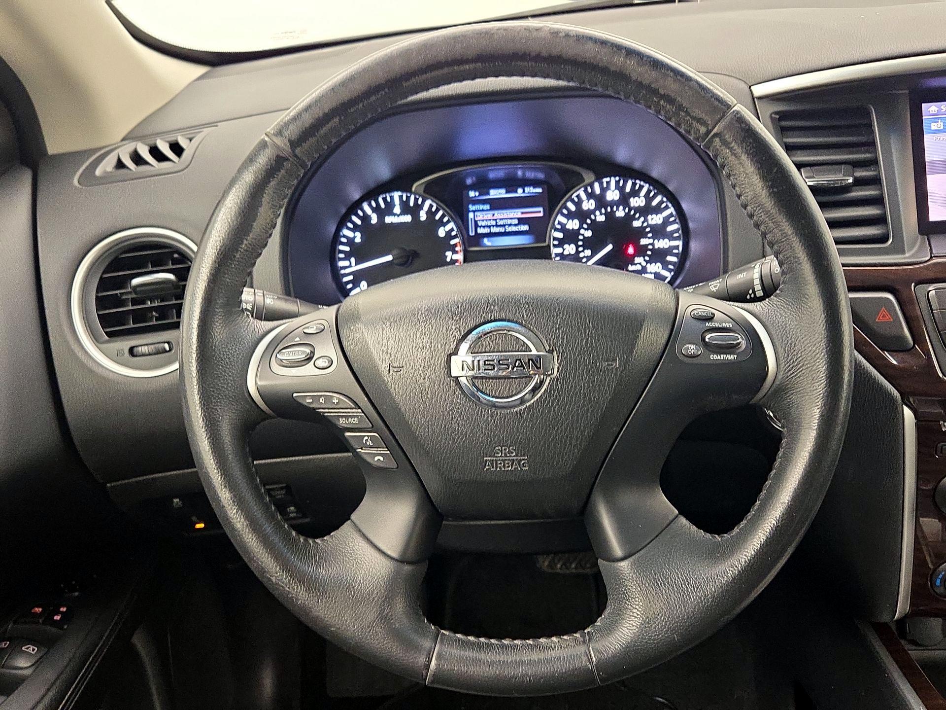 Thumbnail: 2015 Nissan Pathfinder - 10