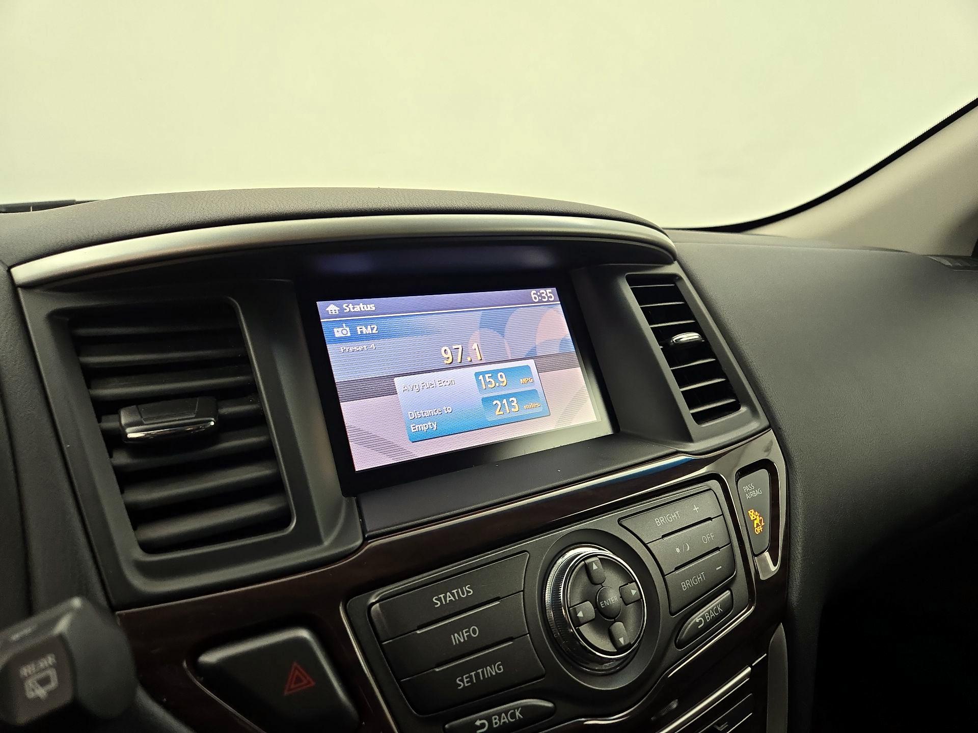 Thumbnail: 2015 Nissan Pathfinder - 15