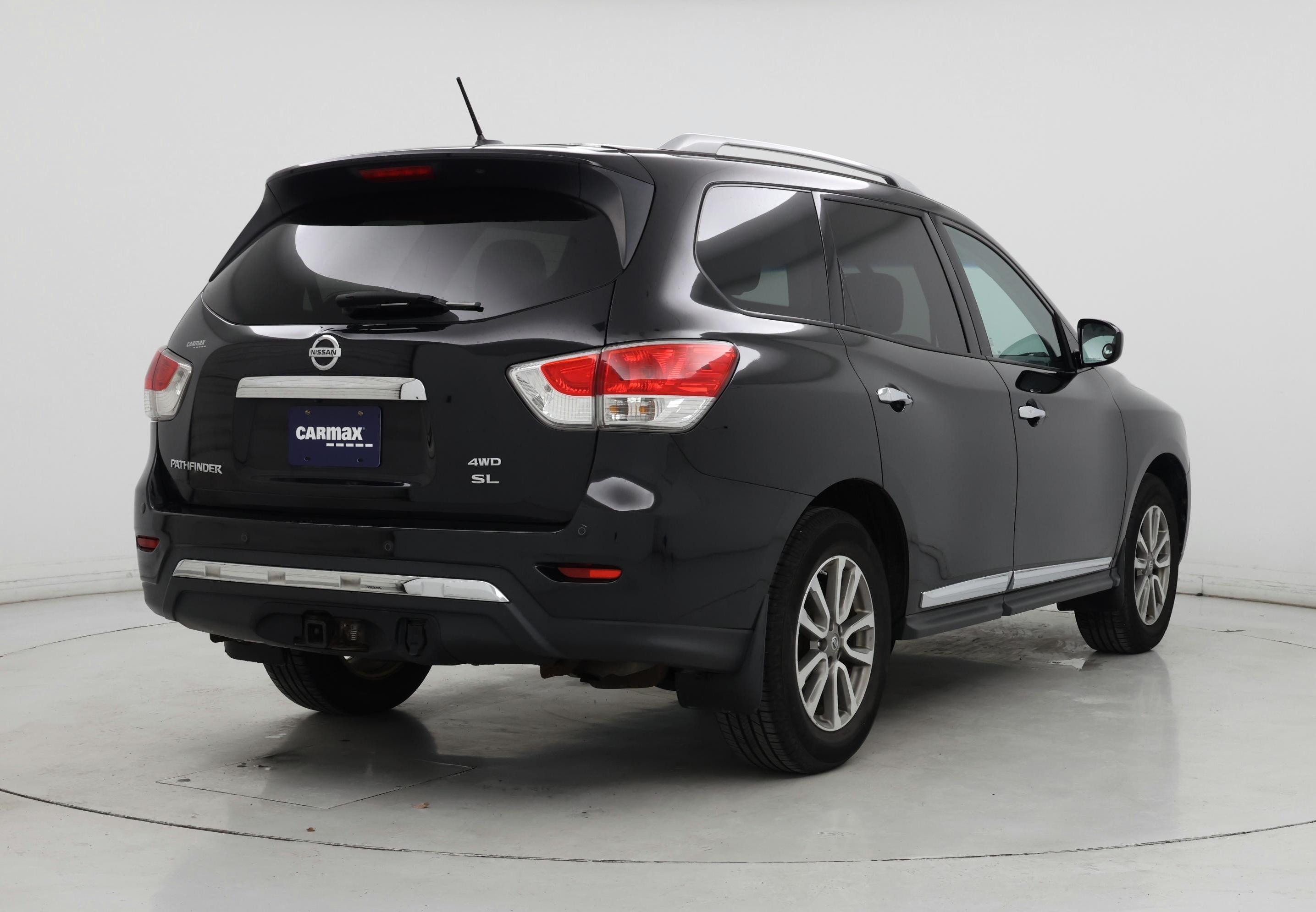 Thumbnail: 2015 Nissan Pathfinder - 8