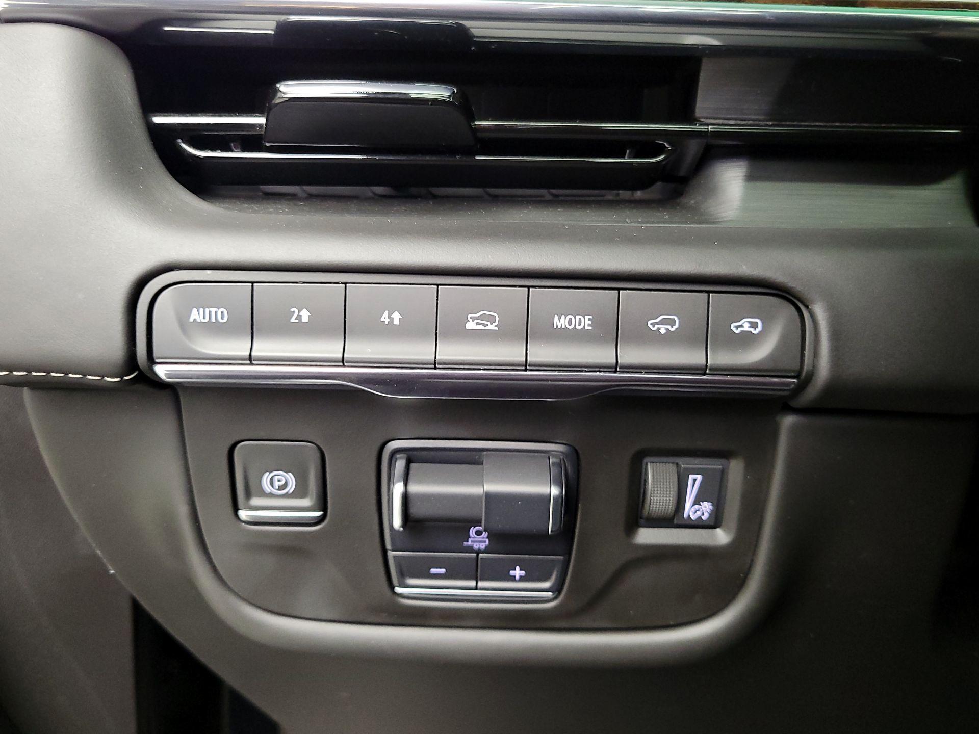 Thumbnail: 2021 Cadillac Escalade - 13