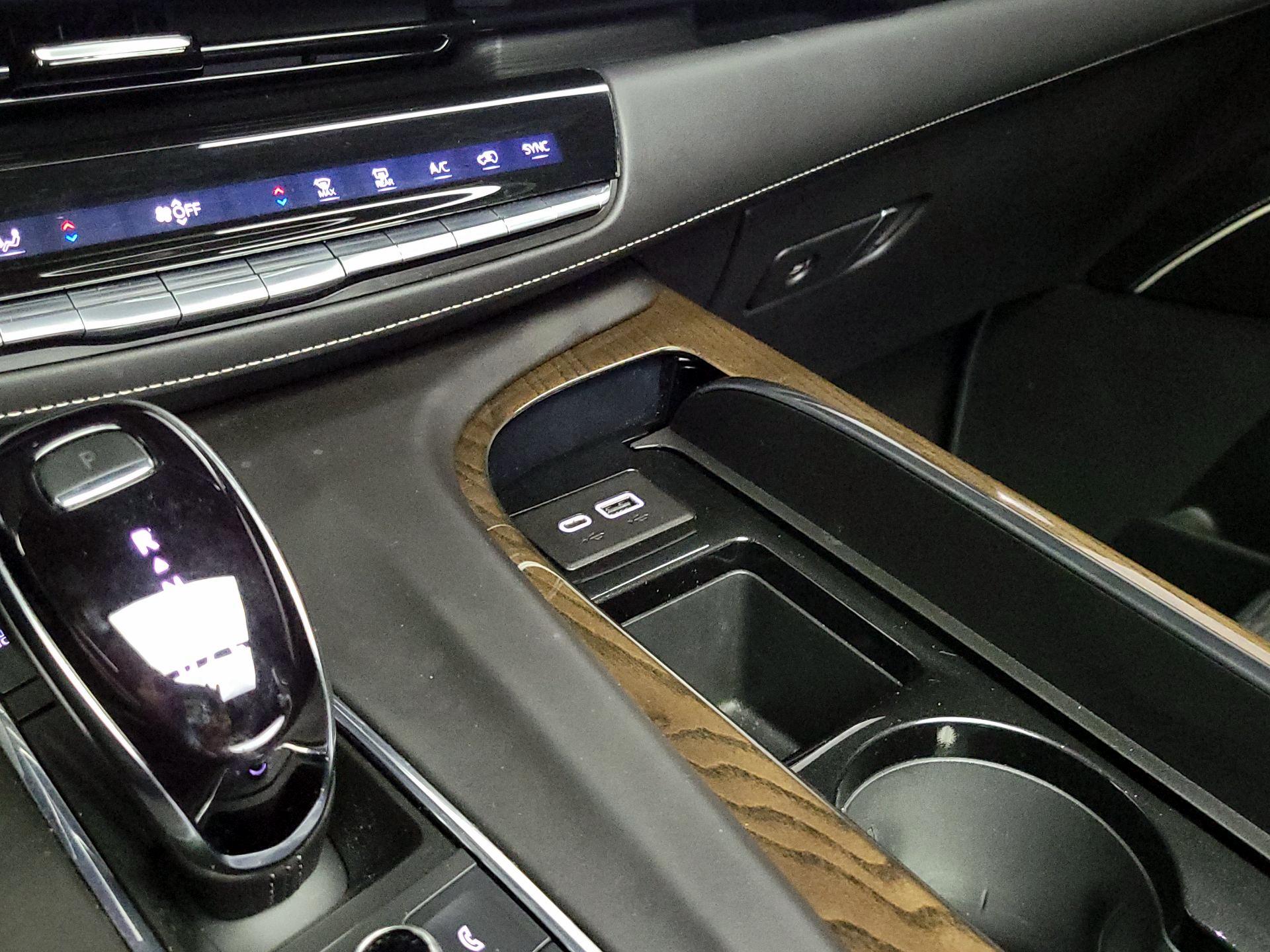 Thumbnail: 2021 Cadillac Escalade - 18