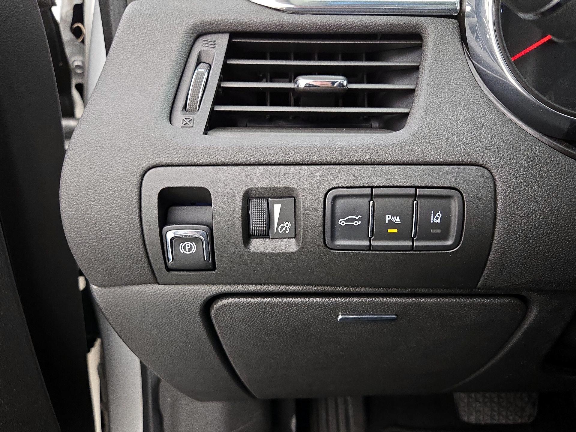 Thumbnail: 2015 Chevrolet Impala - 13