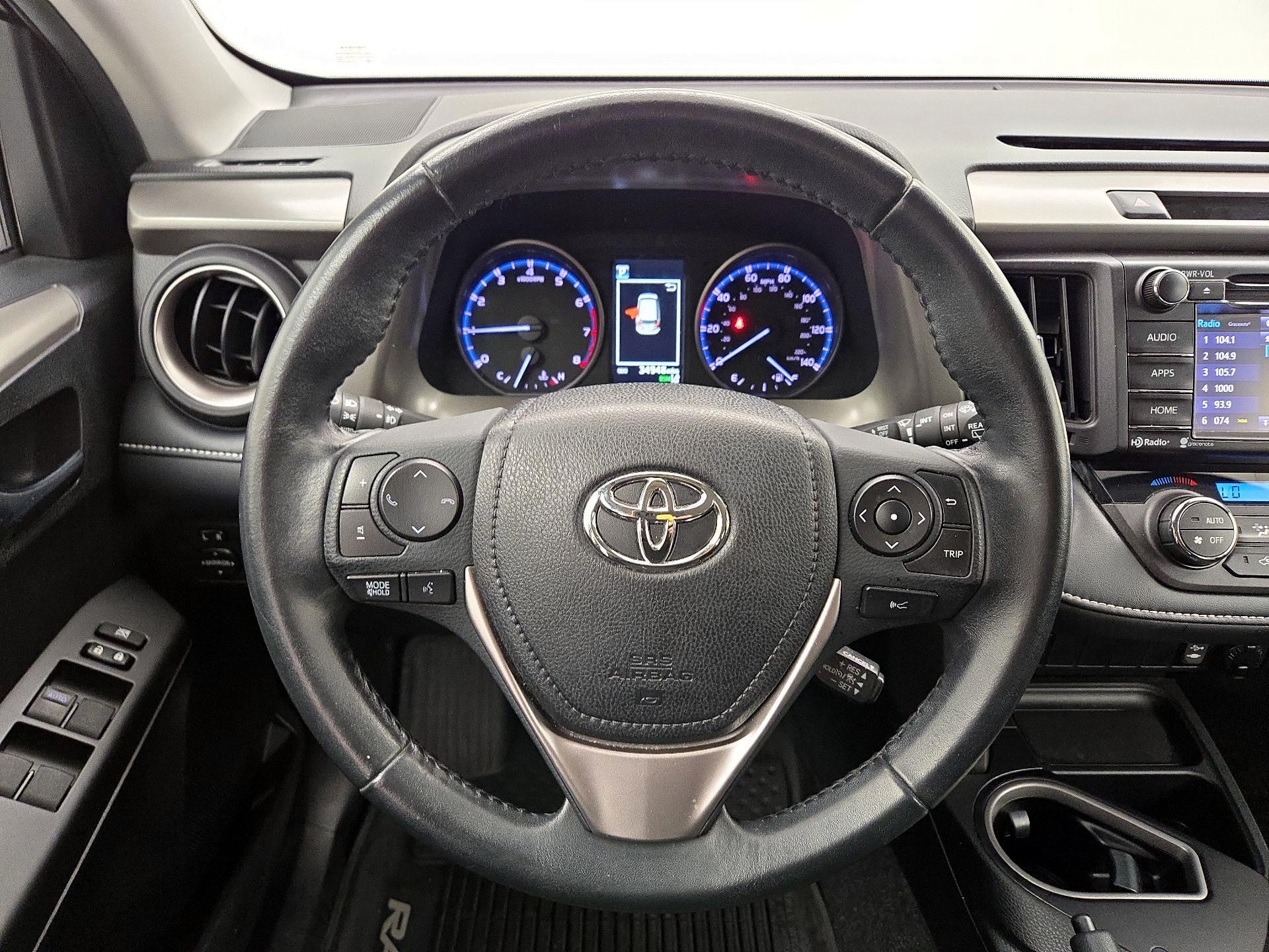 Thumbnail: 2018 Toyota RAV4 - 10