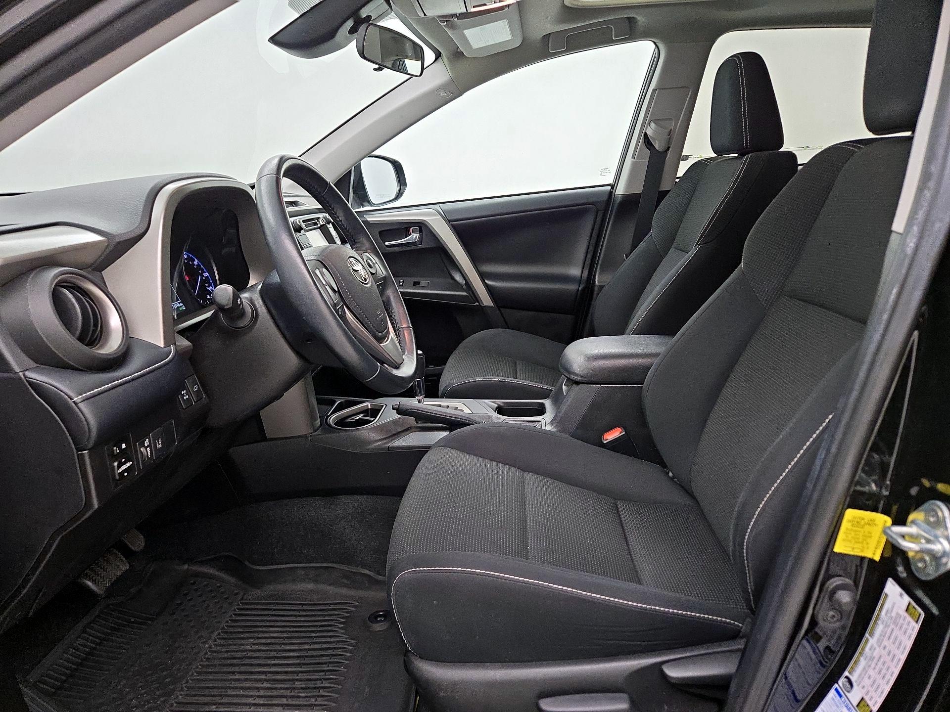 Thumbnail: 2018 Toyota RAV4 - 11