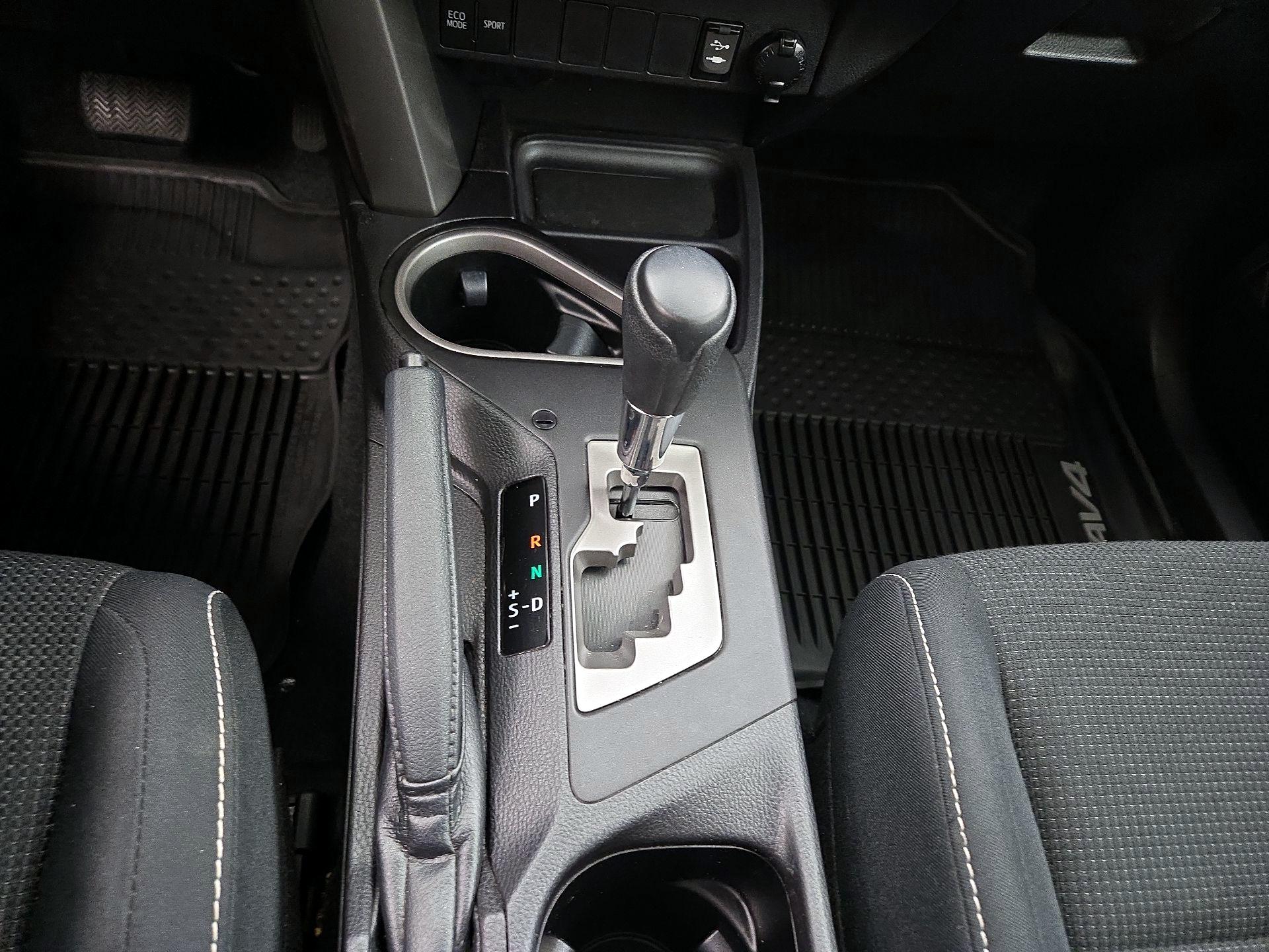 Thumbnail: 2018 Toyota RAV4 - 17