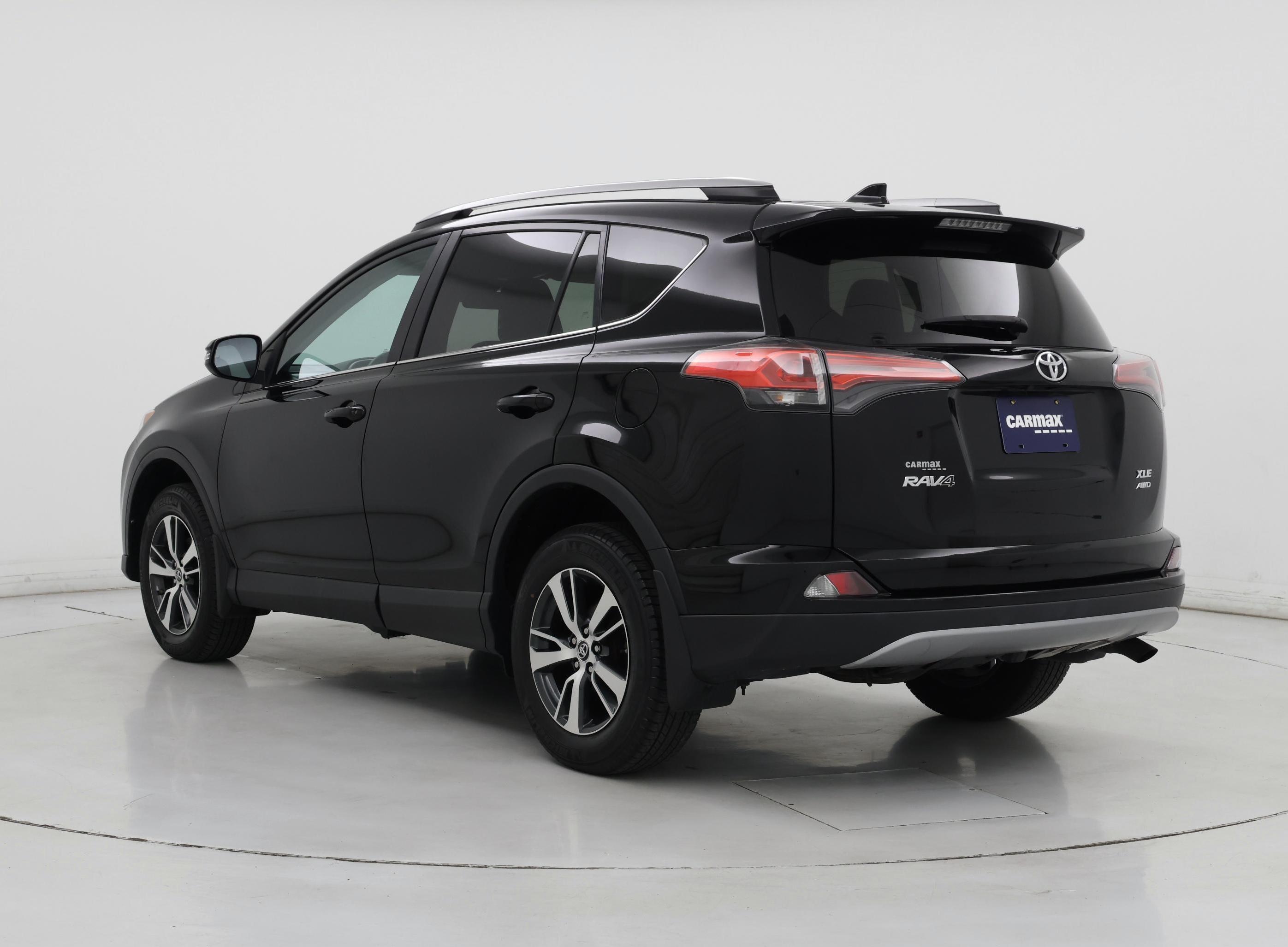 Thumbnail: 2018 Toyota RAV4 - 2