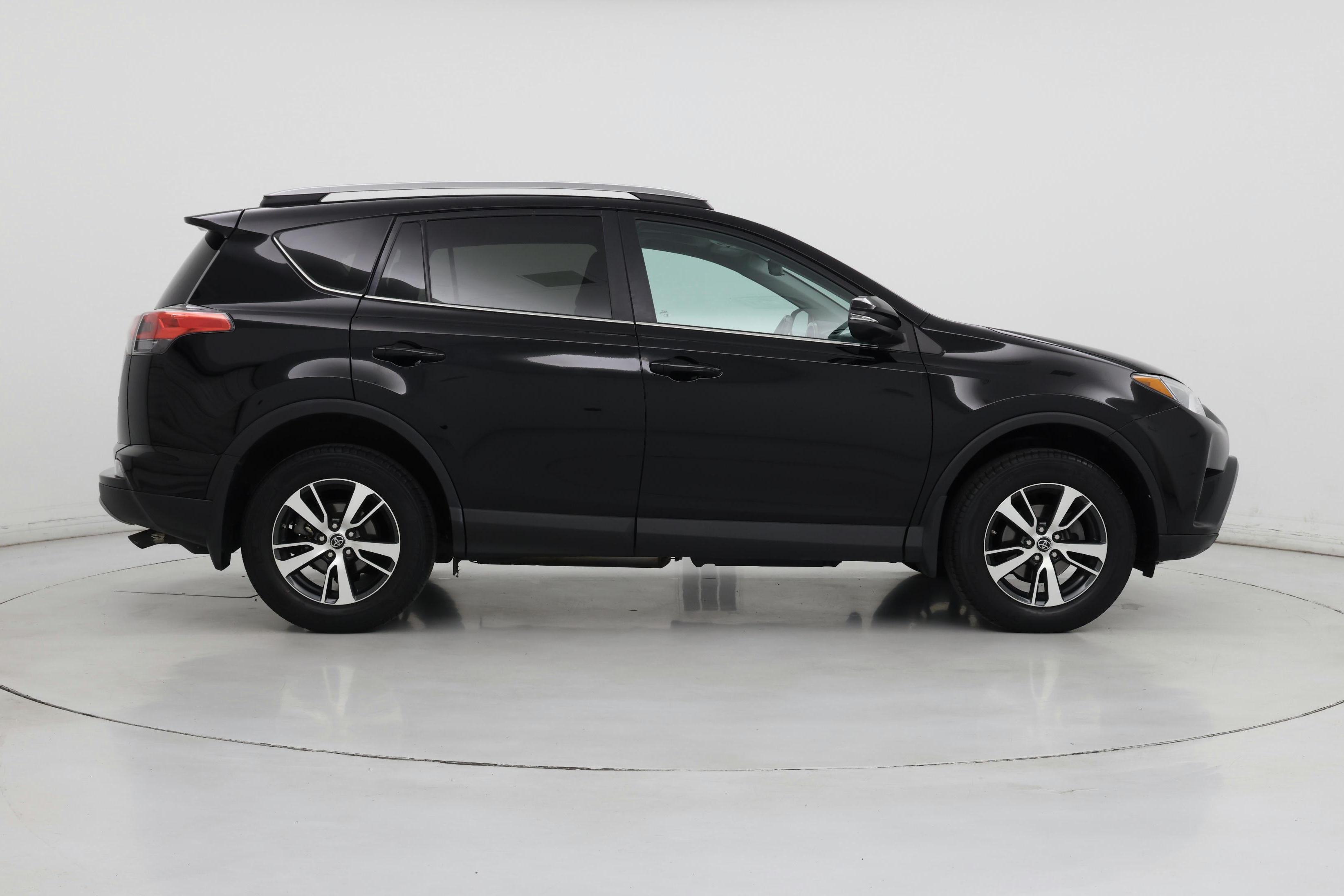 Thumbnail: 2018 Toyota RAV4 - 7