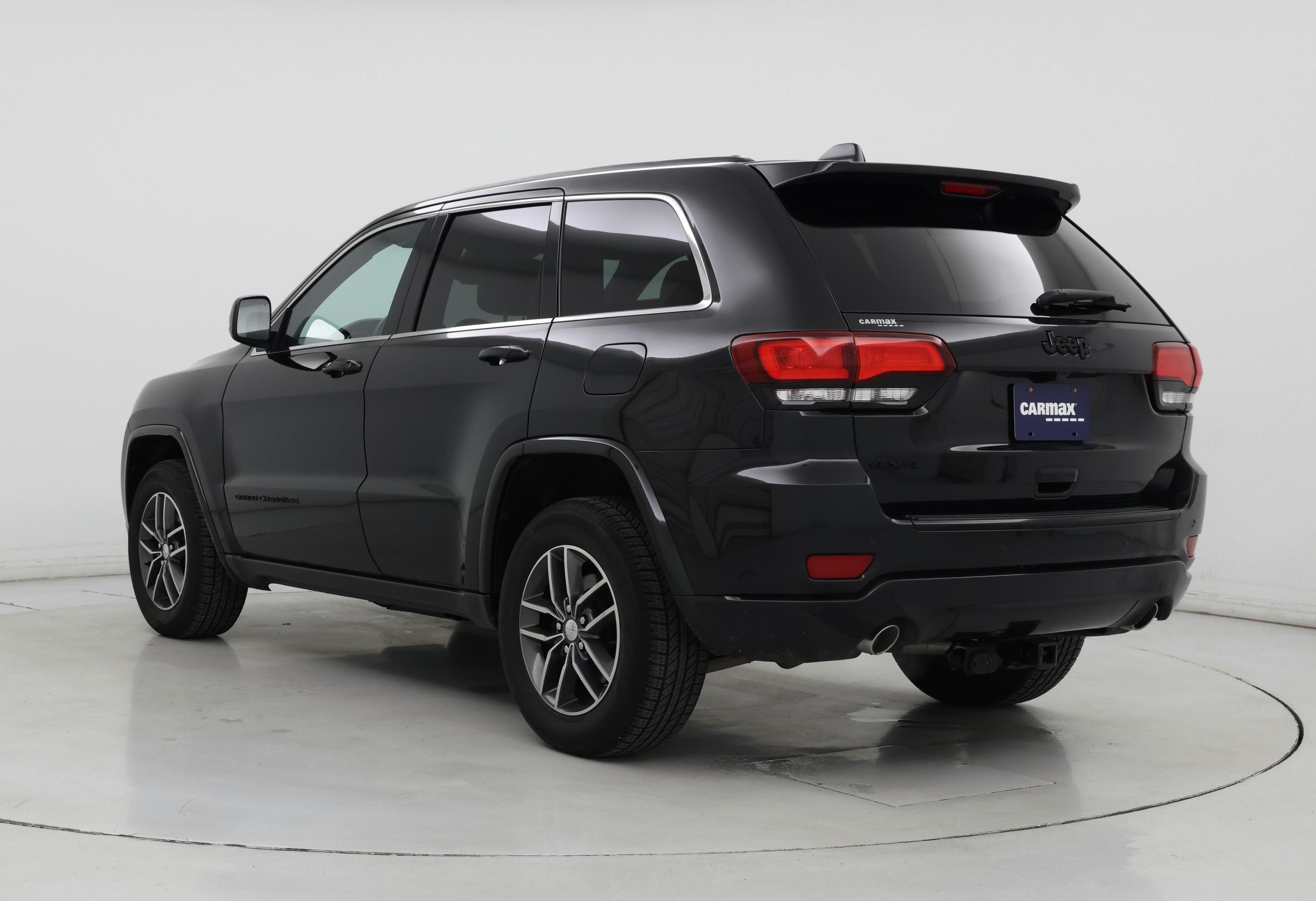 Thumbnail: 2015 Jeep Grand Cherokee - 2