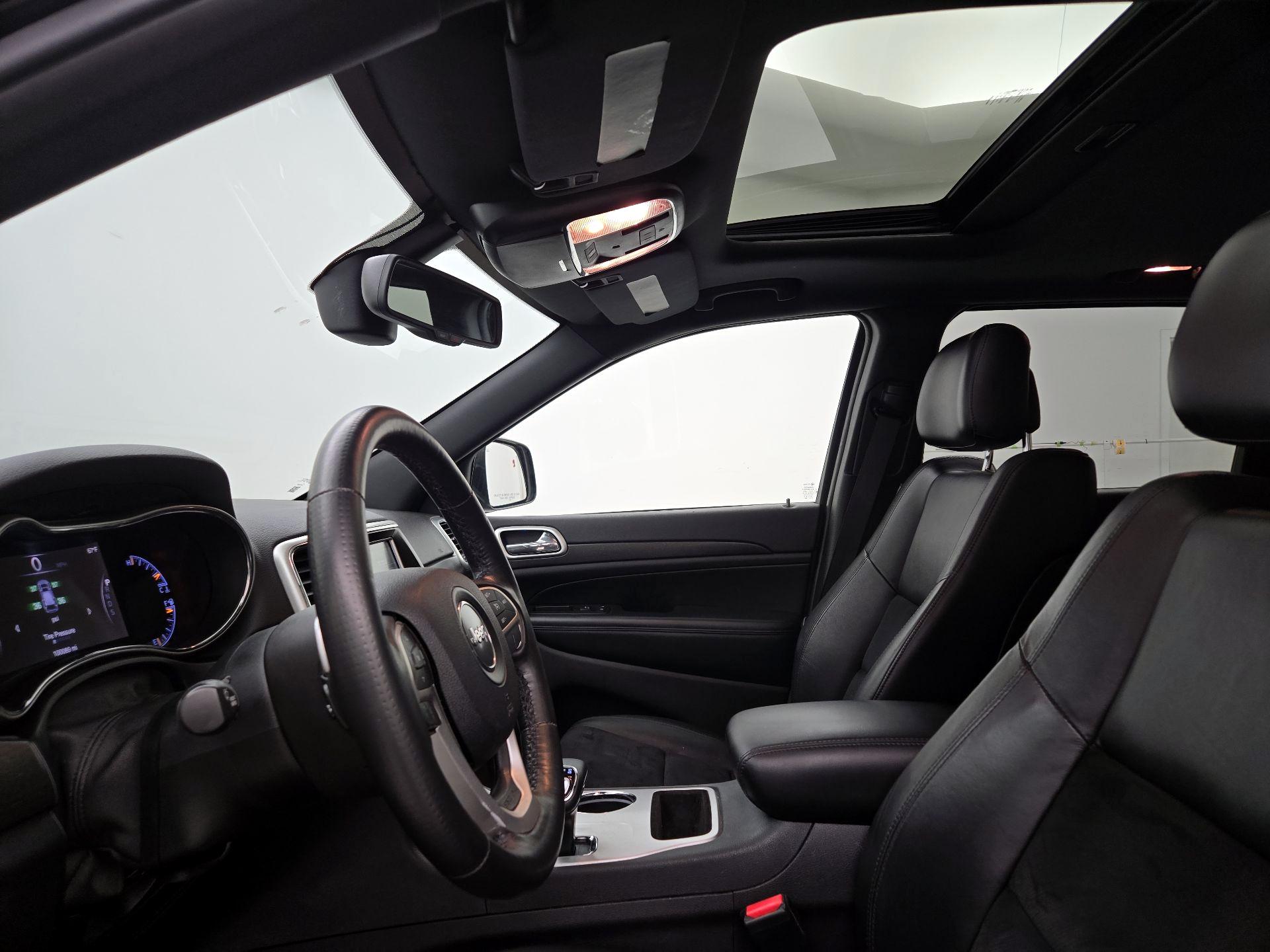 Thumbnail: 2015 Jeep Grand Cherokee - 20