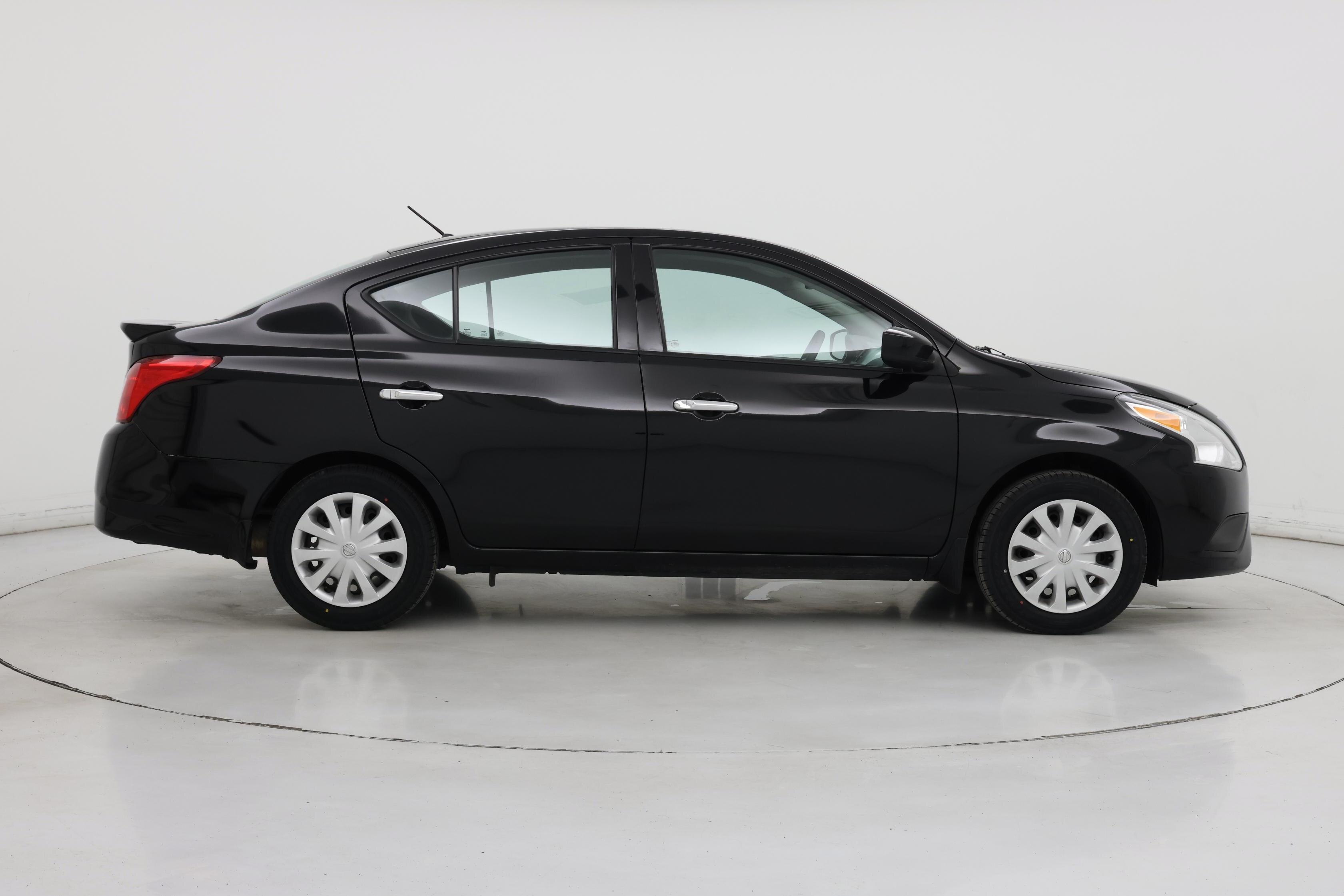 Thumbnail: 2017 Nissan Versa - 7