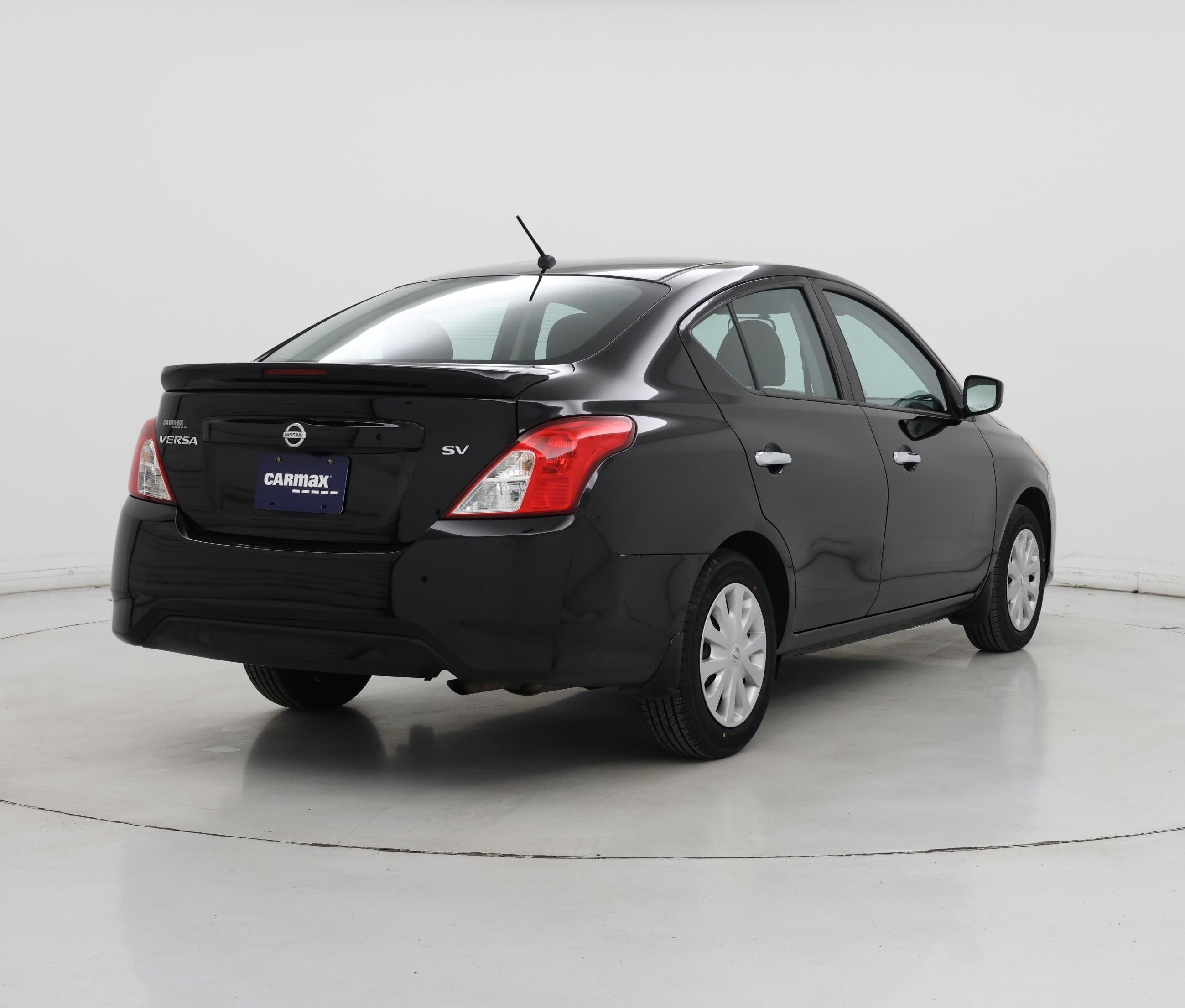 Thumbnail: 2017 Nissan Versa - 8