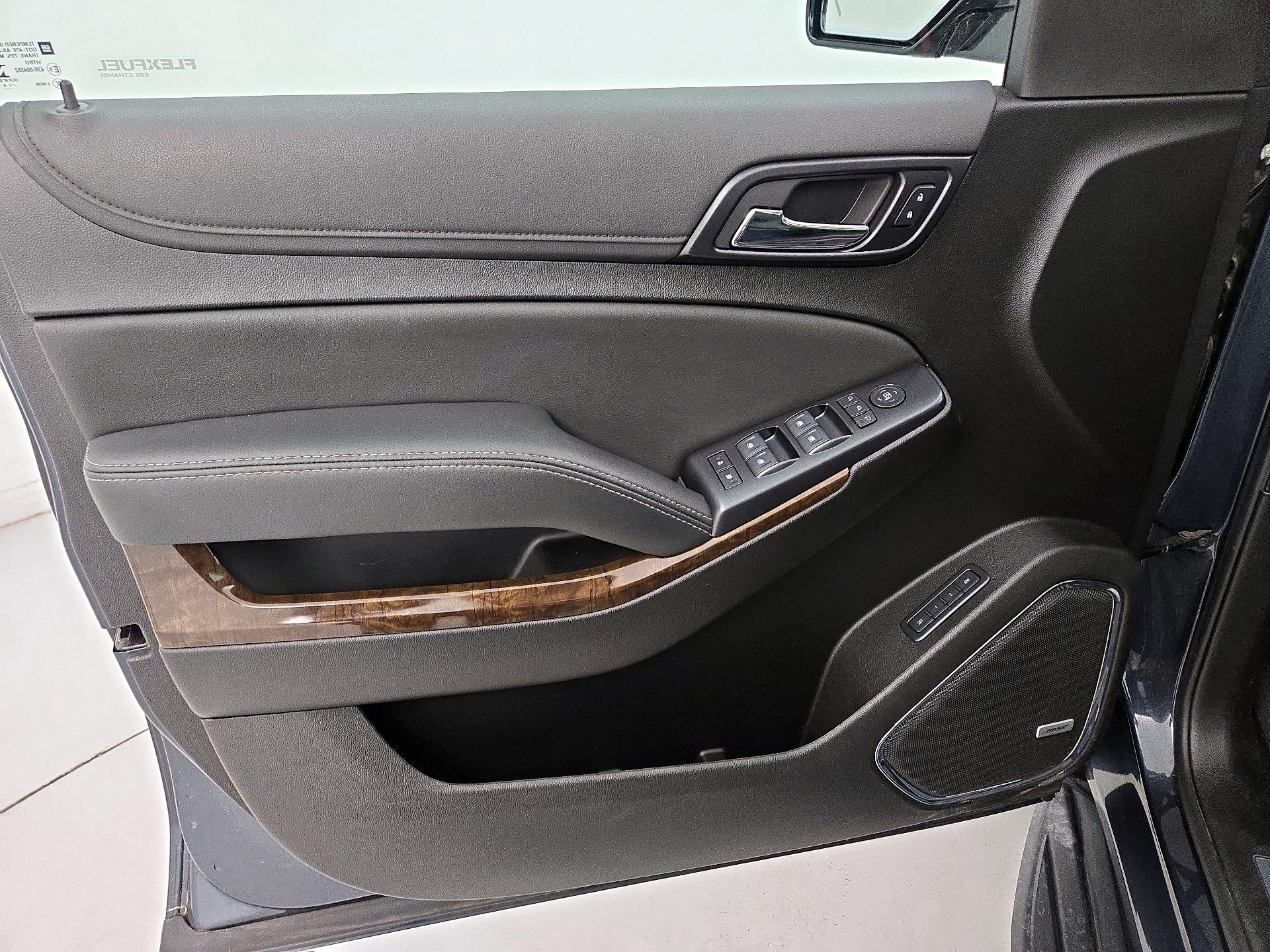 Thumbnail: 2019 Chevrolet Suburban - 12