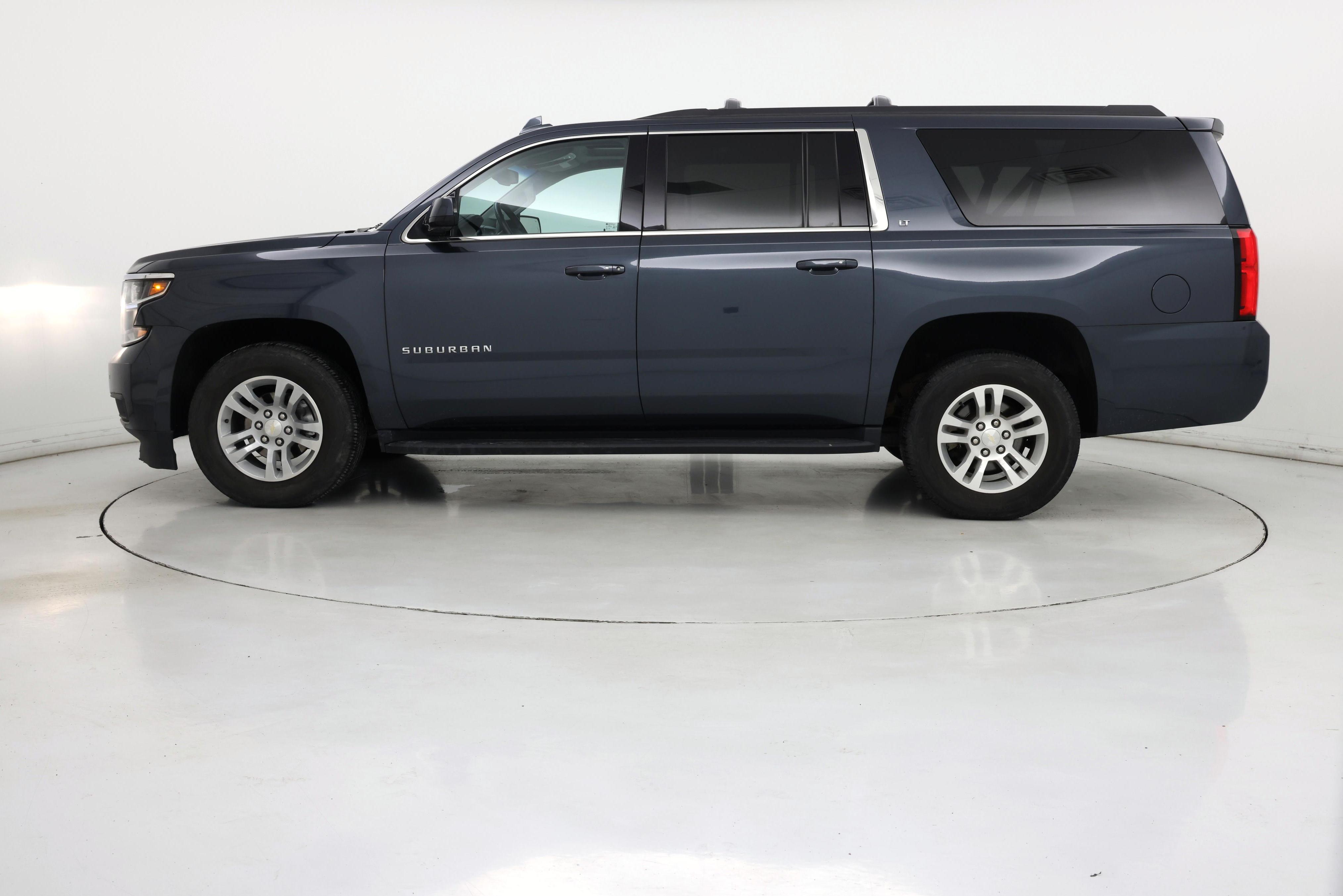 Thumbnail: 2019 Chevrolet Suburban - 3