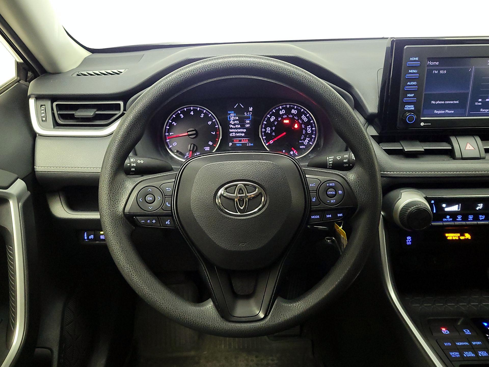 Thumbnail: 2020 Toyota RAV4 - 10