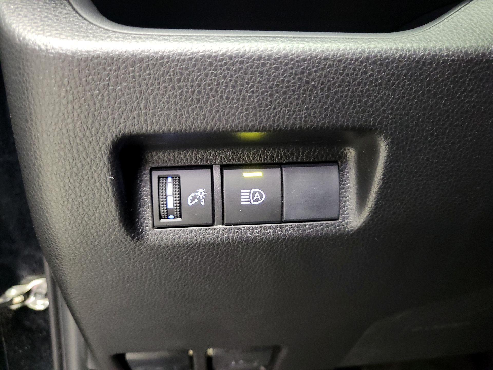 Thumbnail: 2020 Toyota RAV4 - 13