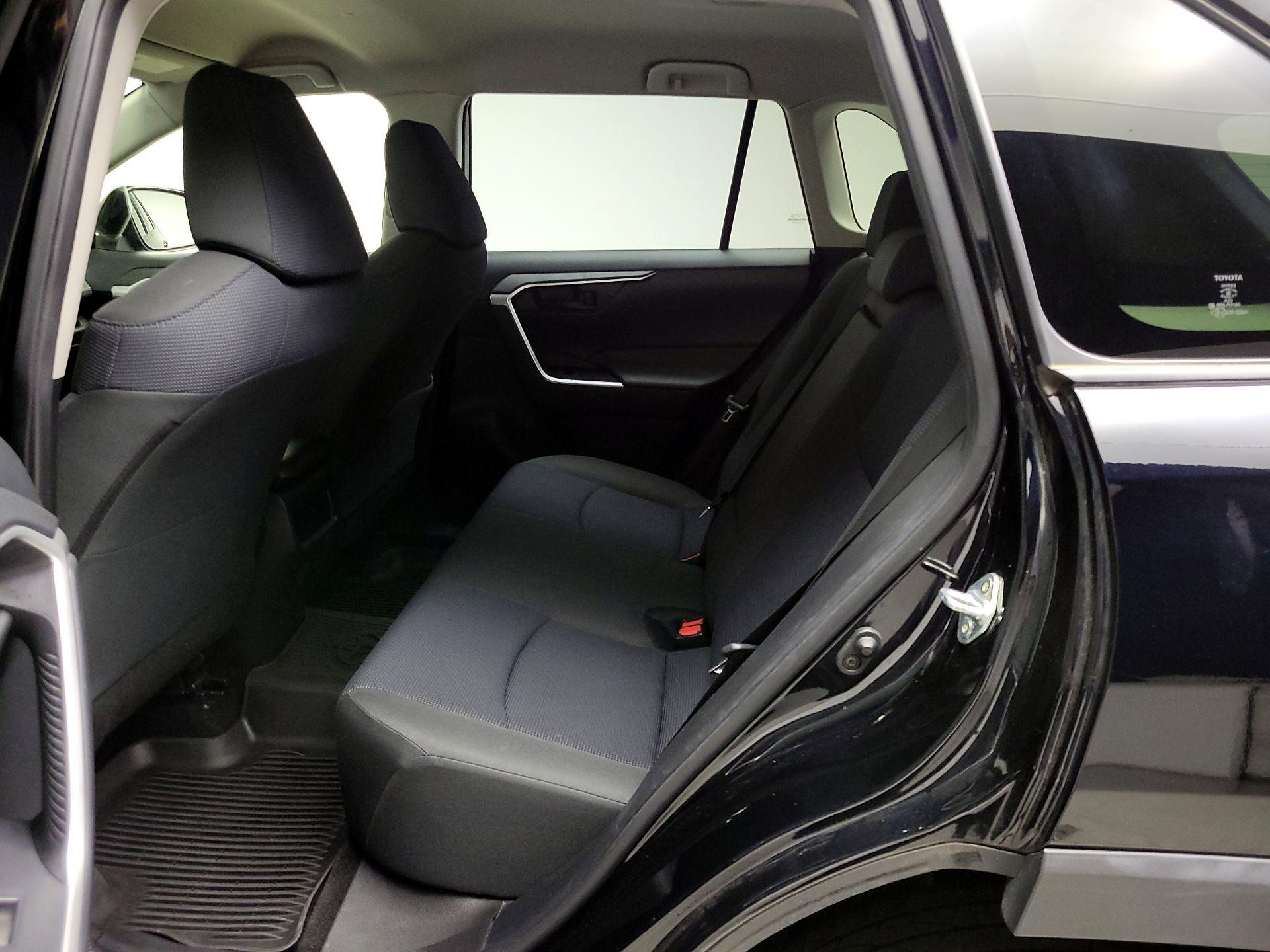 Thumbnail: 2020 Toyota RAV4 - 19