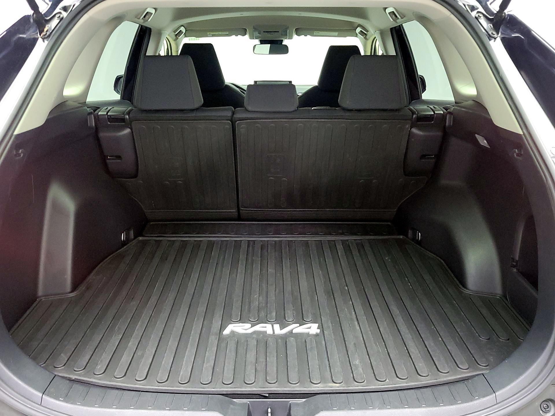 Thumbnail: 2020 Toyota RAV4 - 20