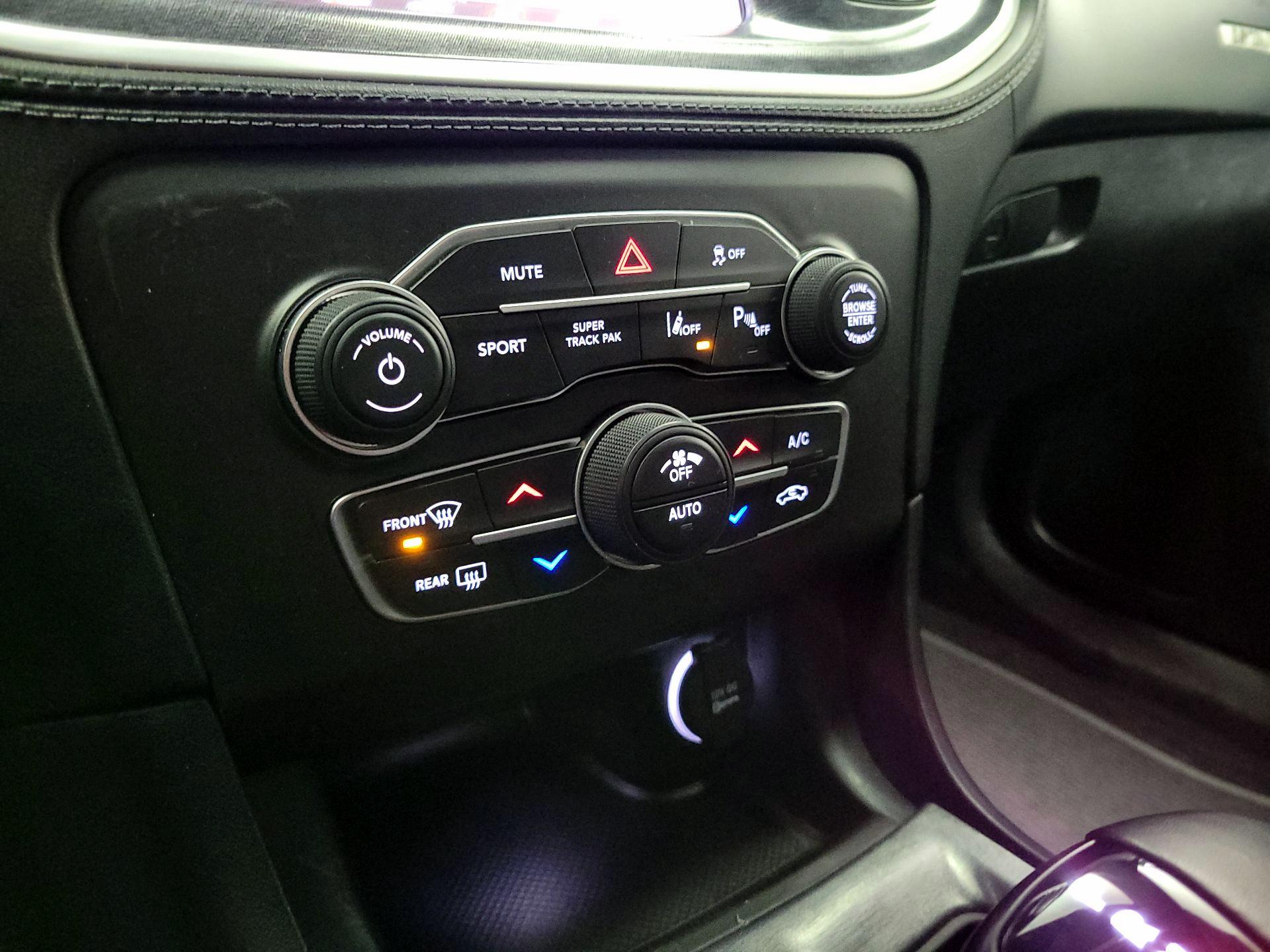 Thumbnail: 2022 Dodge Charger - 17