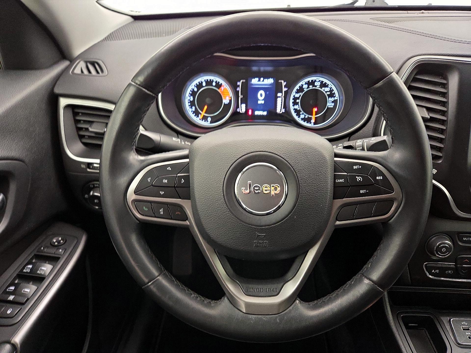 Thumbnail: 2019 Jeep Cherokee - 10