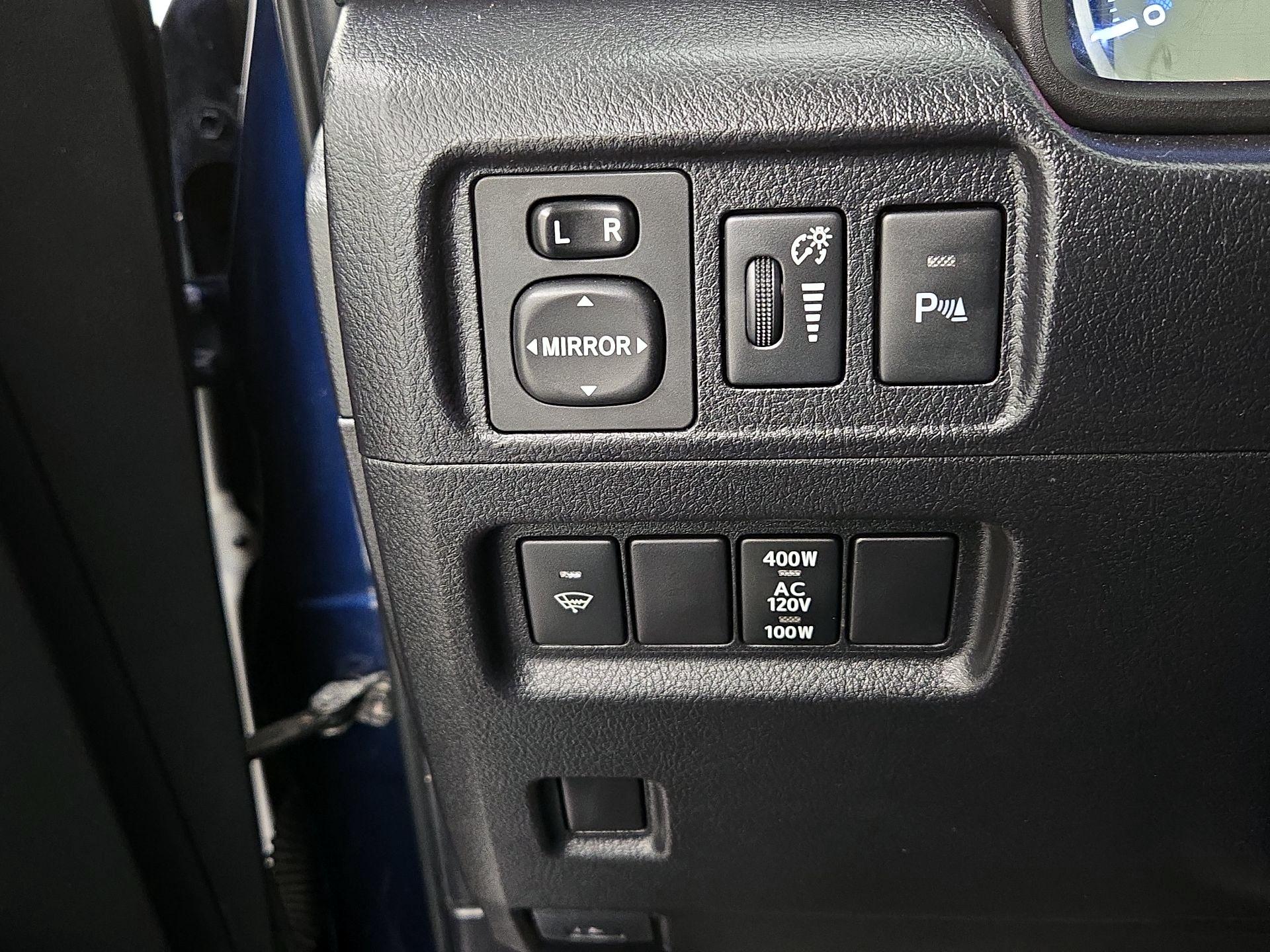 Thumbnail: 2016 Toyota 4Runner - 13