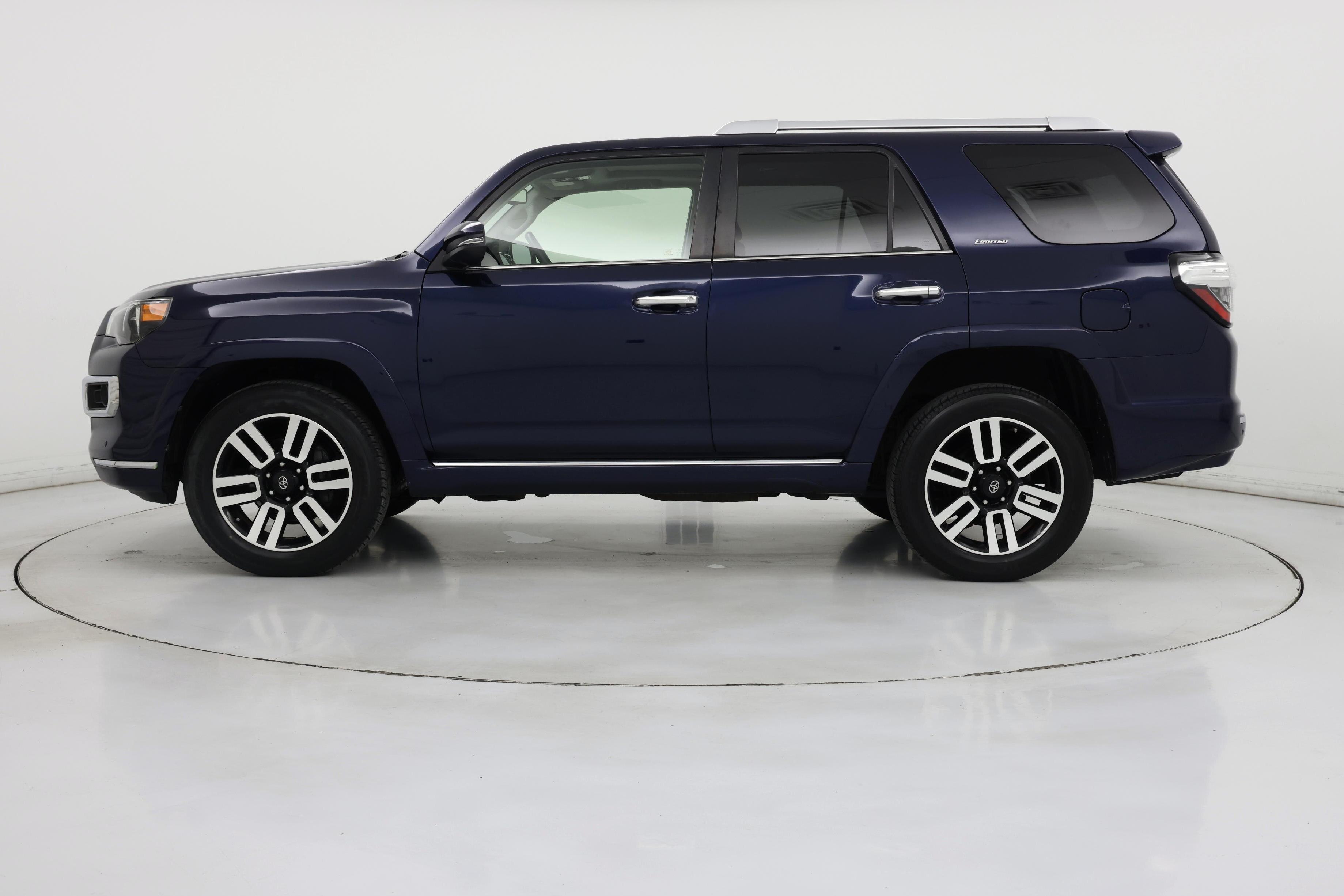 Thumbnail: 2016 Toyota 4Runner - 3
