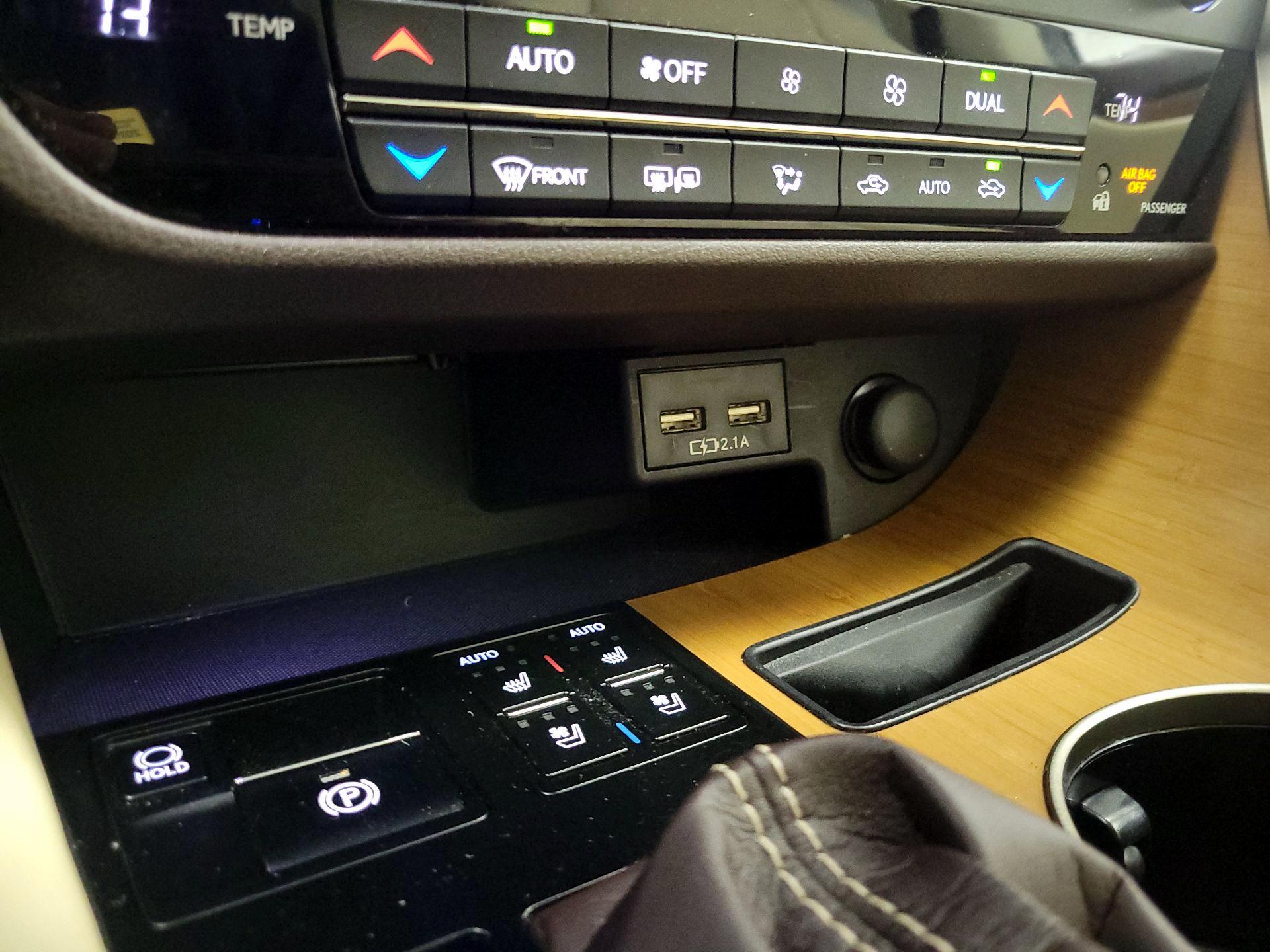 Thumbnail: 2020 Lexus RX - 19