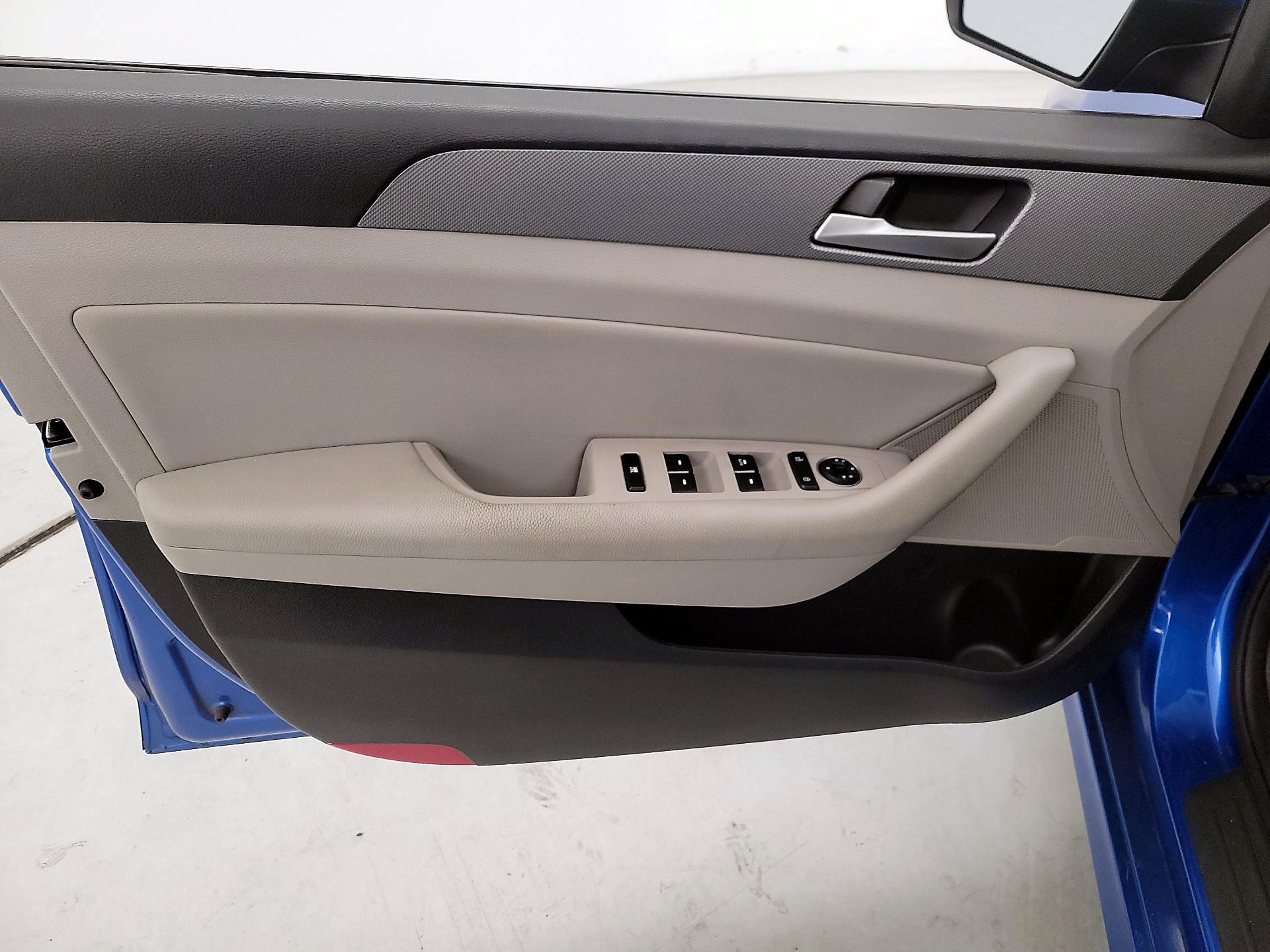 Thumbnail: 2018 Hyundai Sonata - 12