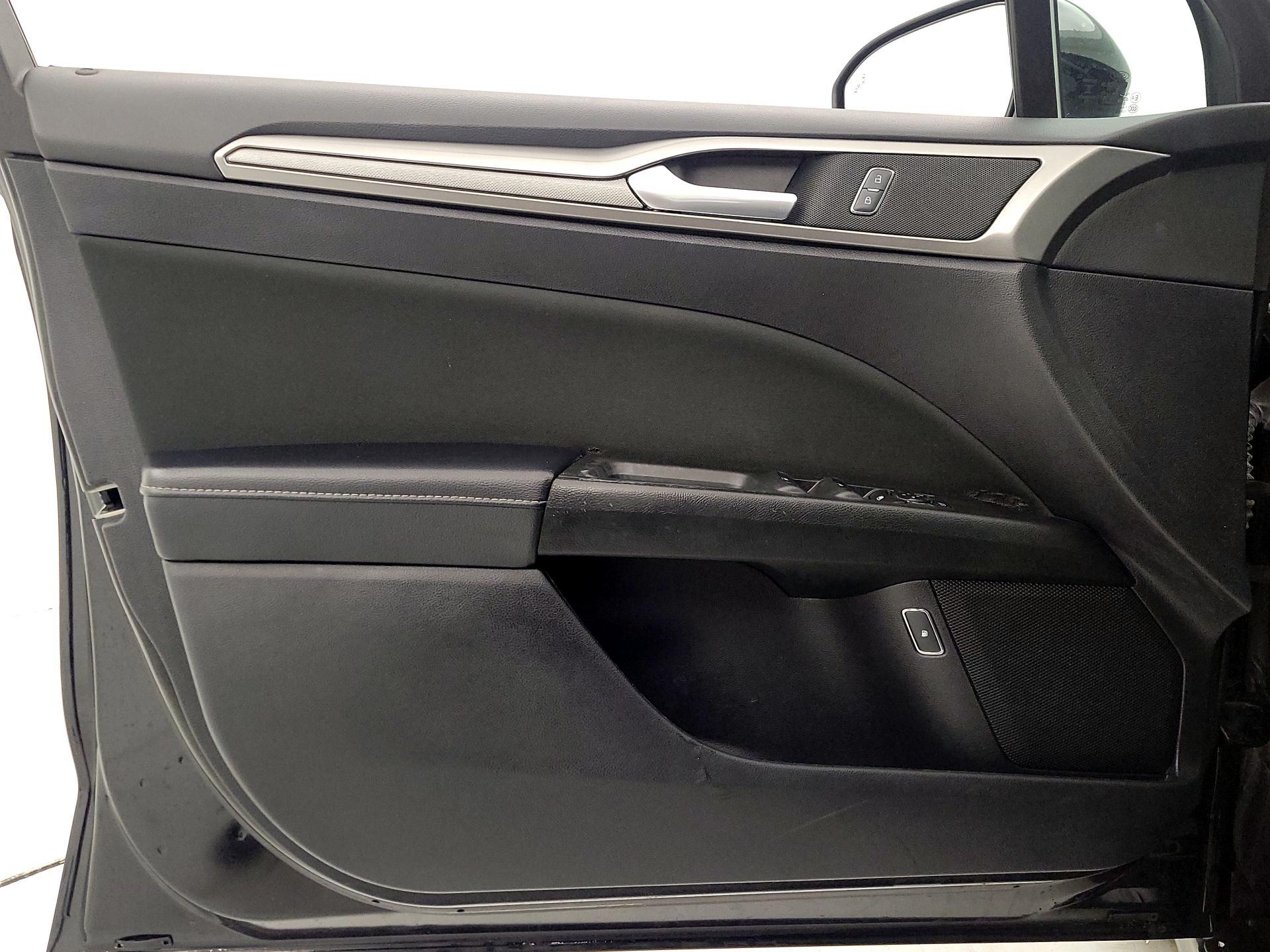 Thumbnail: 2019 Ford Fusion - 12