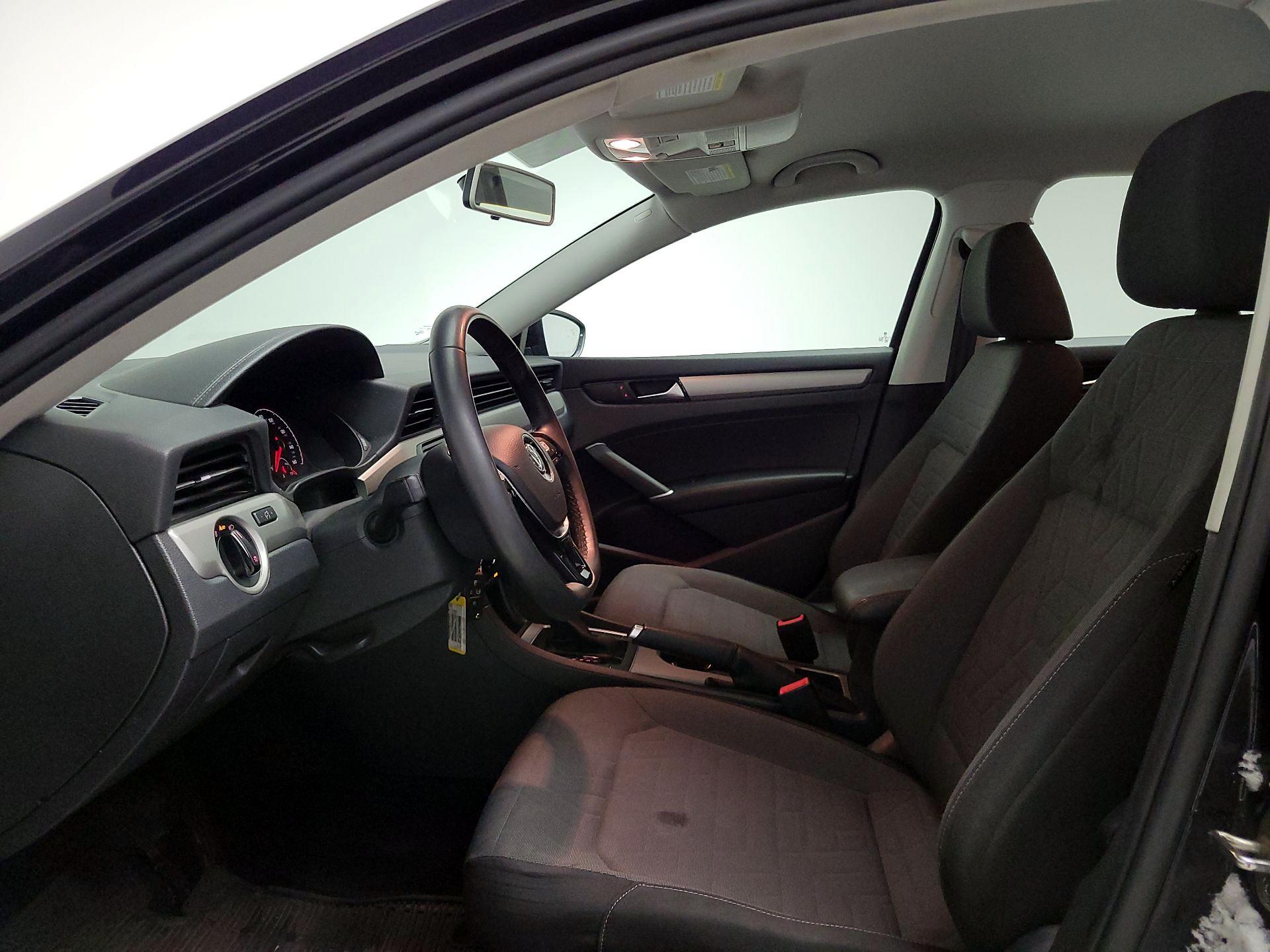 Thumbnail: 2021 Volkswagen Passat - 11